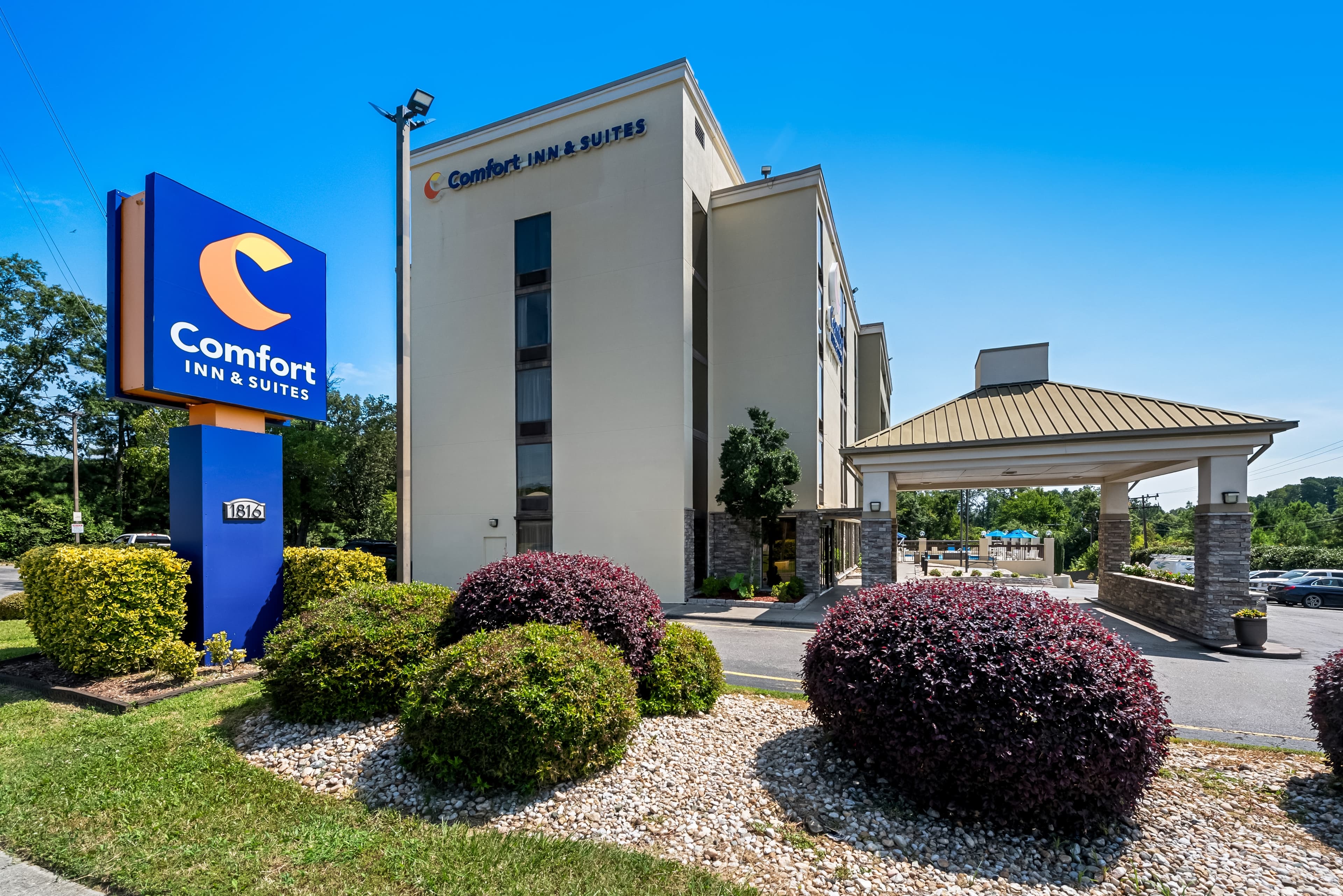 Comfort Inn & Suites Durham near Duke University - Image 1