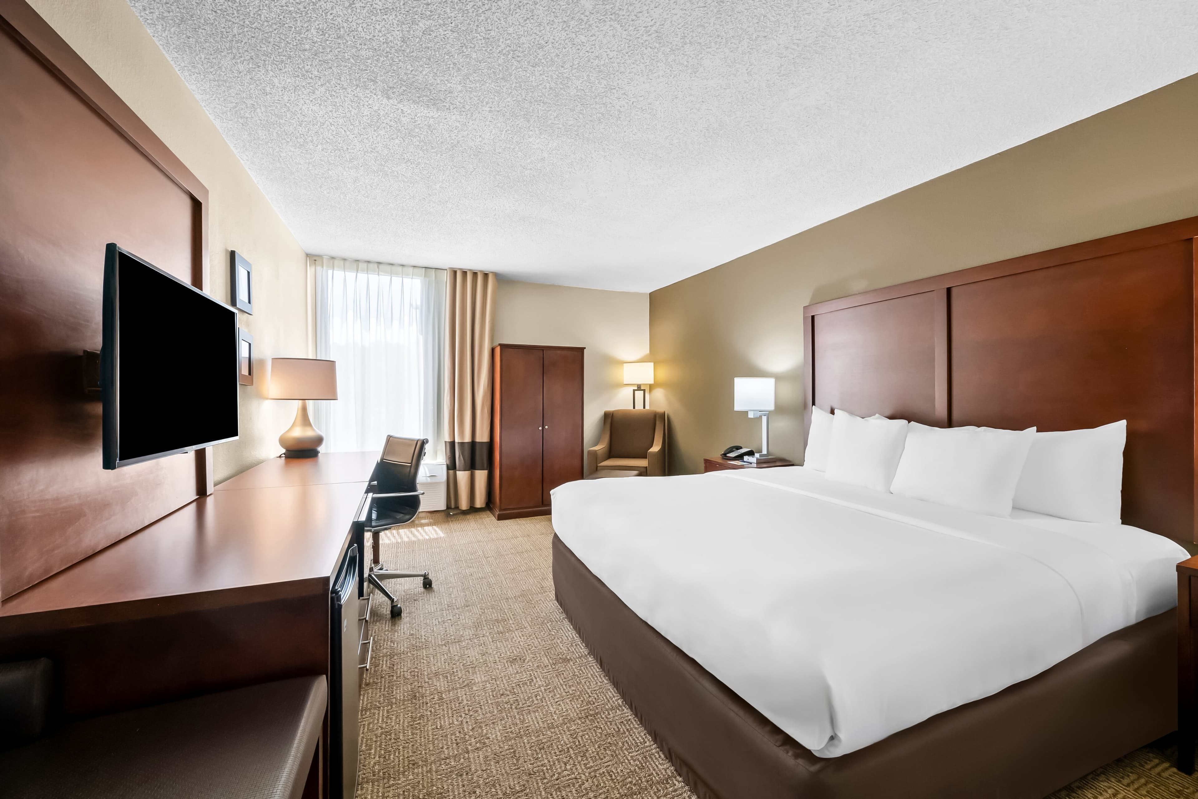 Comfort Inn & Suites Durham near Duke University - Image 2