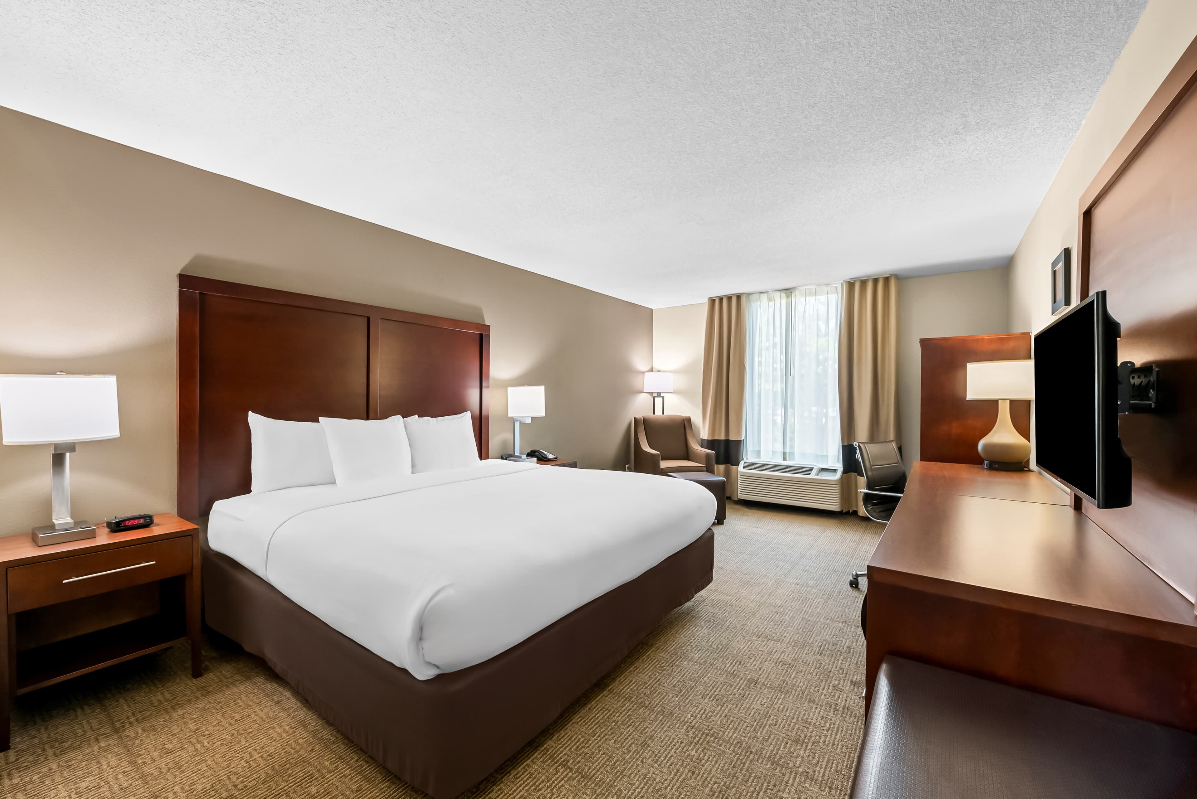 Comfort Inn & Suites Durham near Duke University — 8