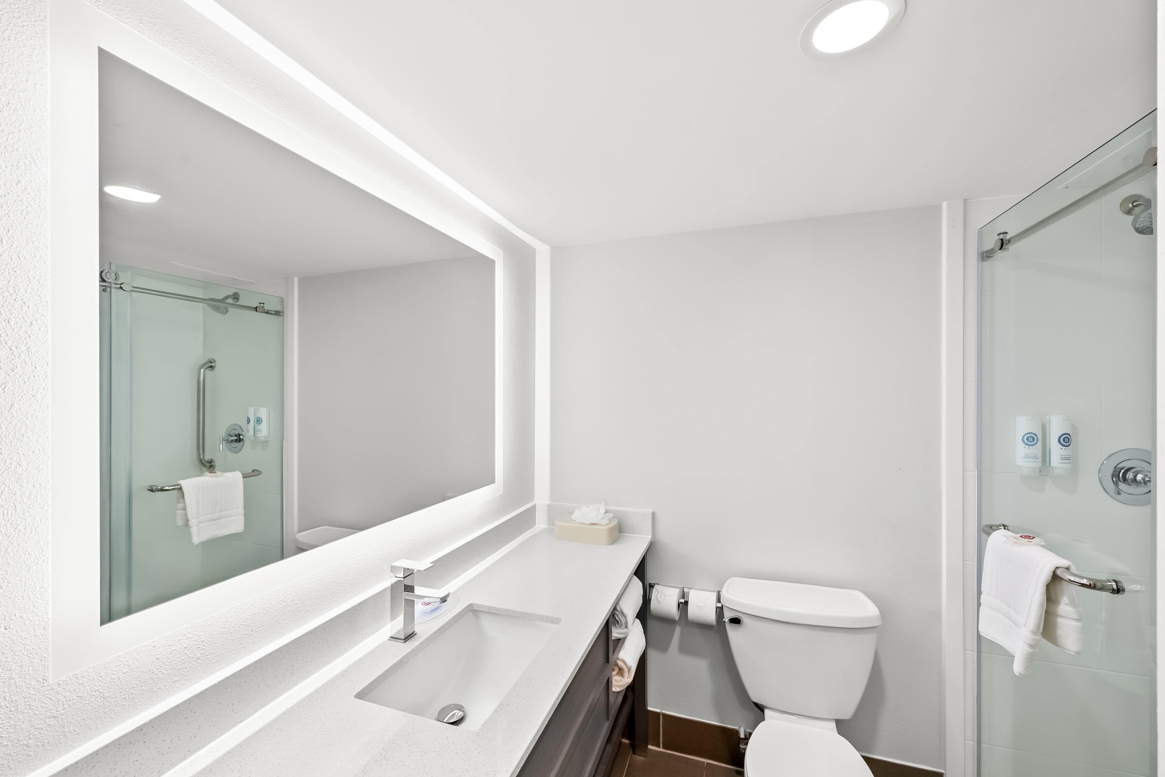Comfort Inn & Suites Durham near Duke University — 11