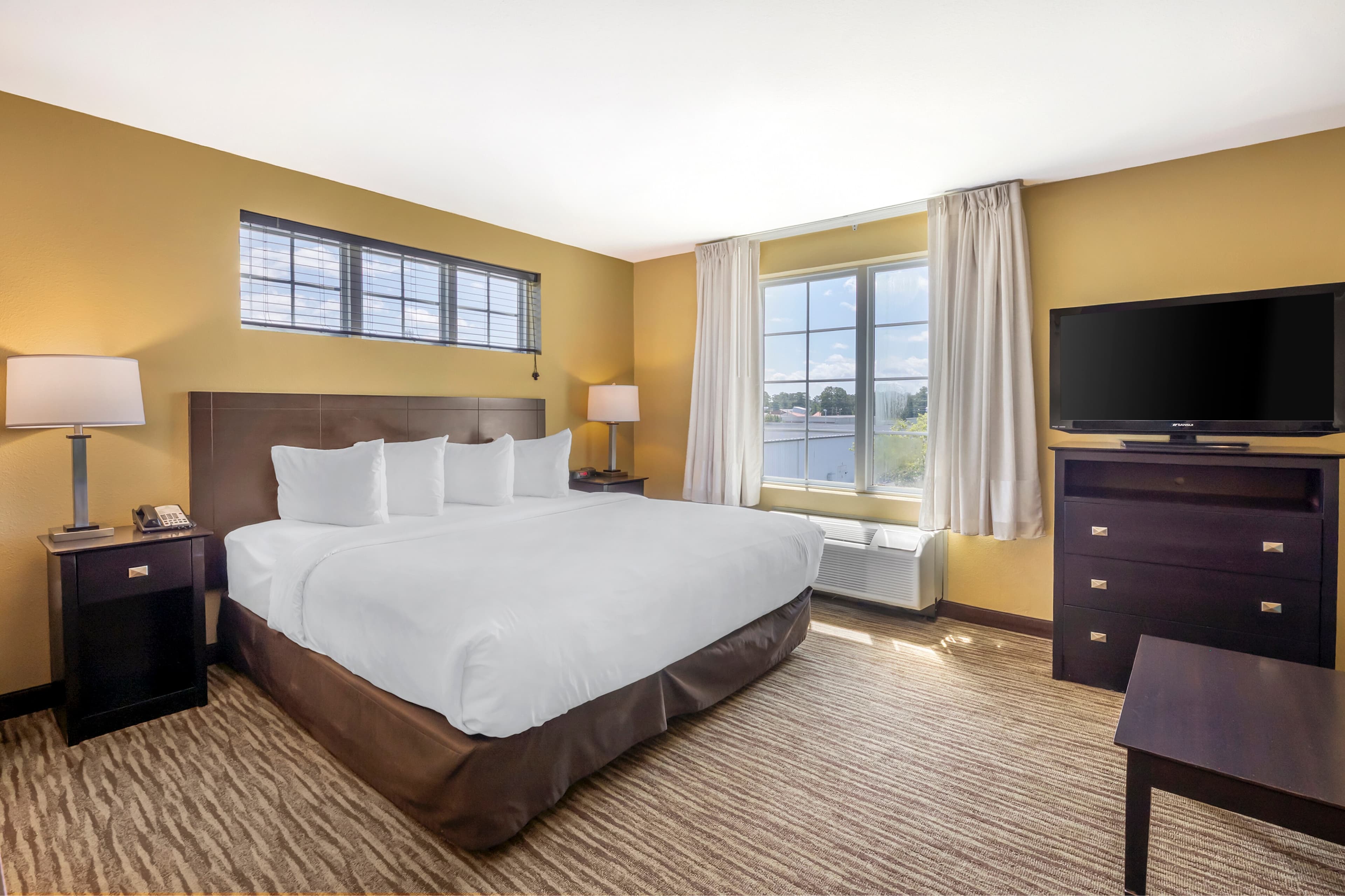MainStay Suites Jacksonville near Camp Lejeune - Image 2