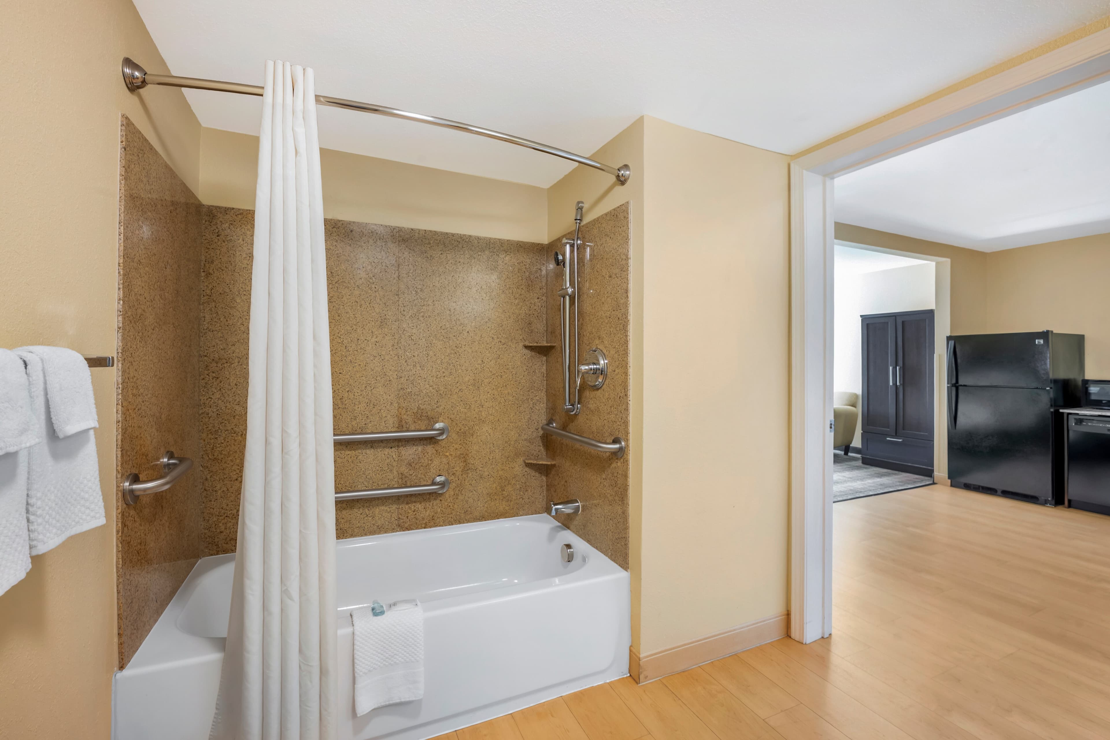 MainStay Suites Jacksonville near Camp Lejeune — 9