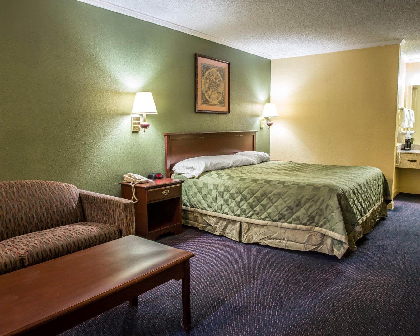 Rodeway Inn & Suites Plymouth Hwy 64 — 11
