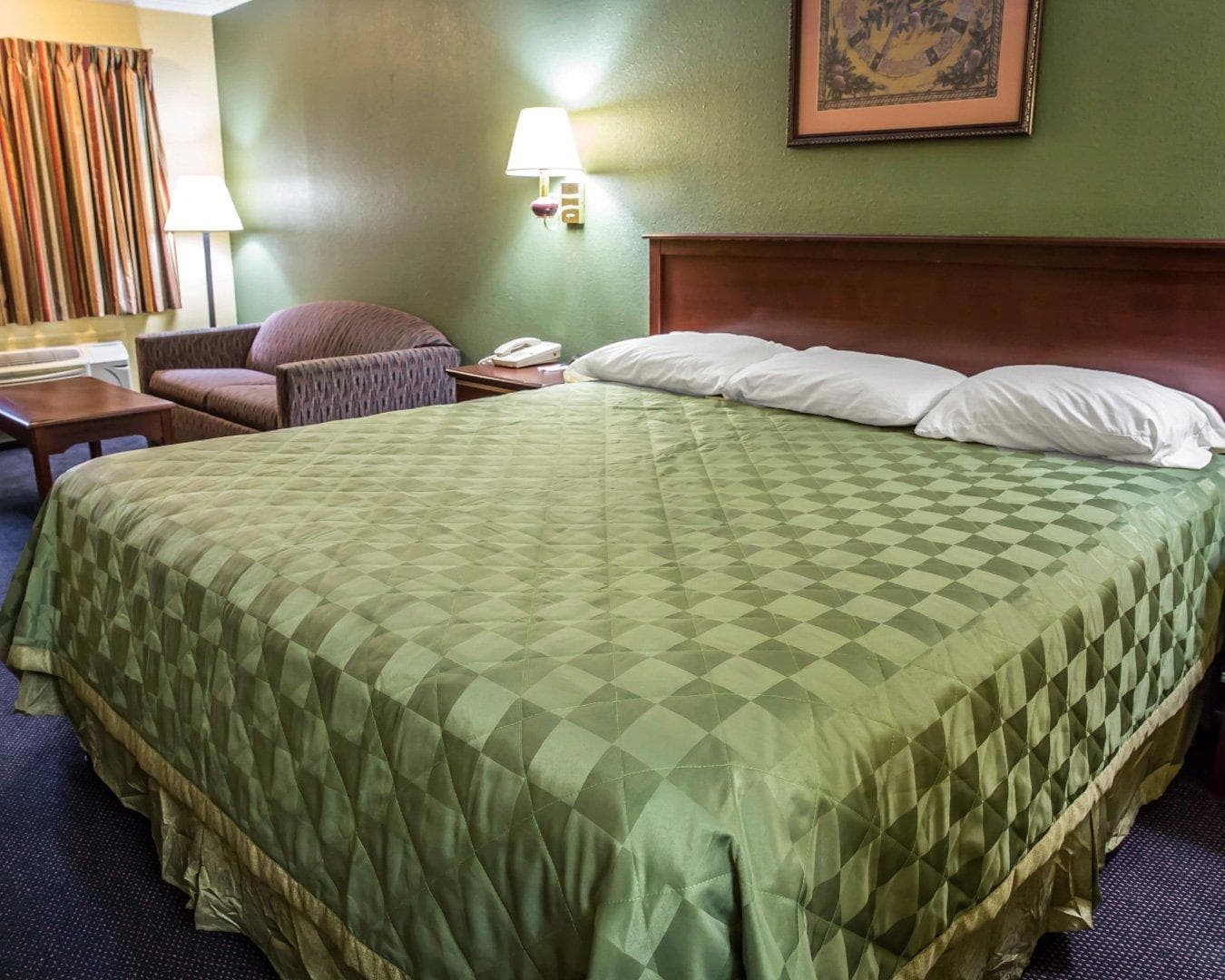 Rodeway Inn & Suites Plymouth Hwy 64 — 13