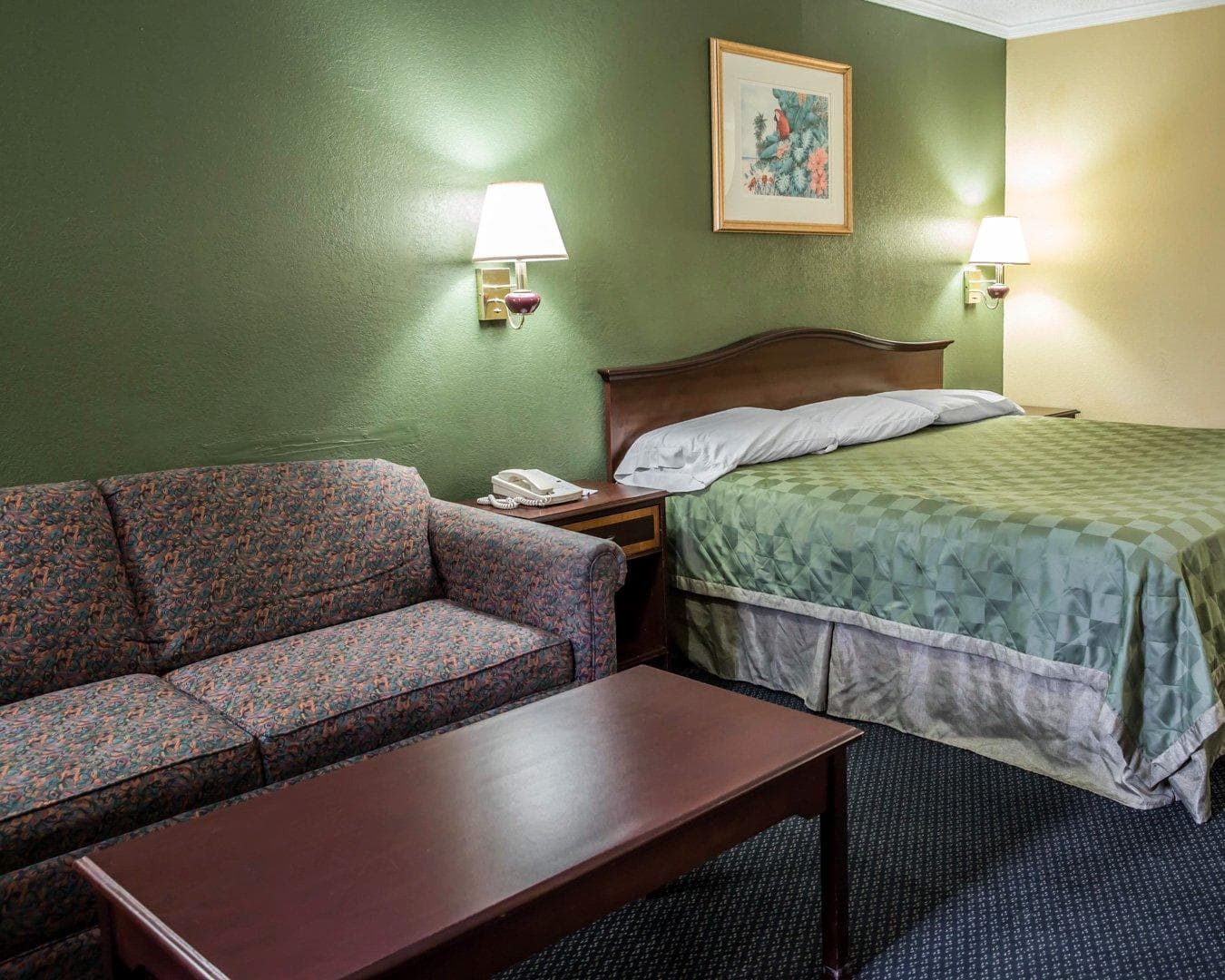 Rodeway Inn & Suites Plymouth Hwy 64 — 8