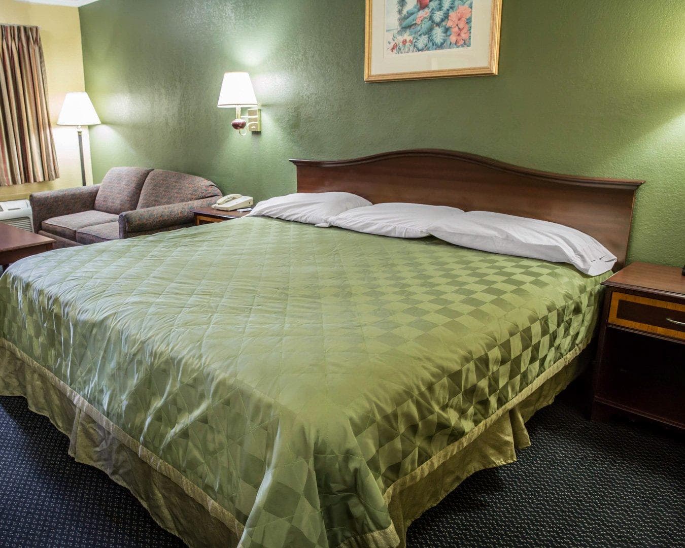 Rodeway Inn & Suites Plymouth Hwy 64 — 10