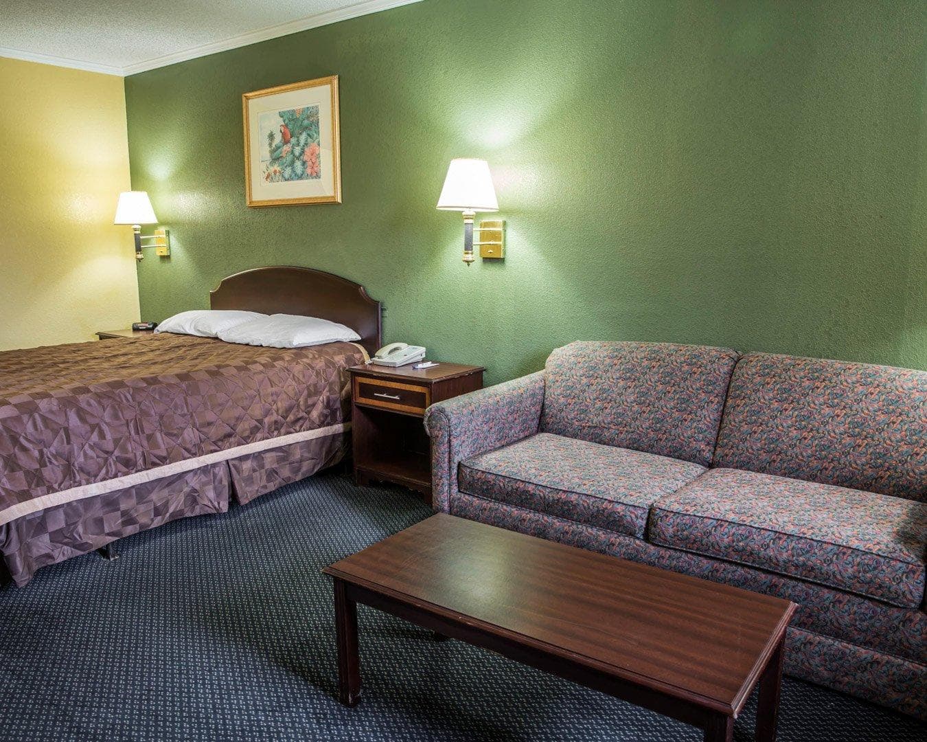 Rodeway Inn & Suites Plymouth Hwy 64 - Image 5
