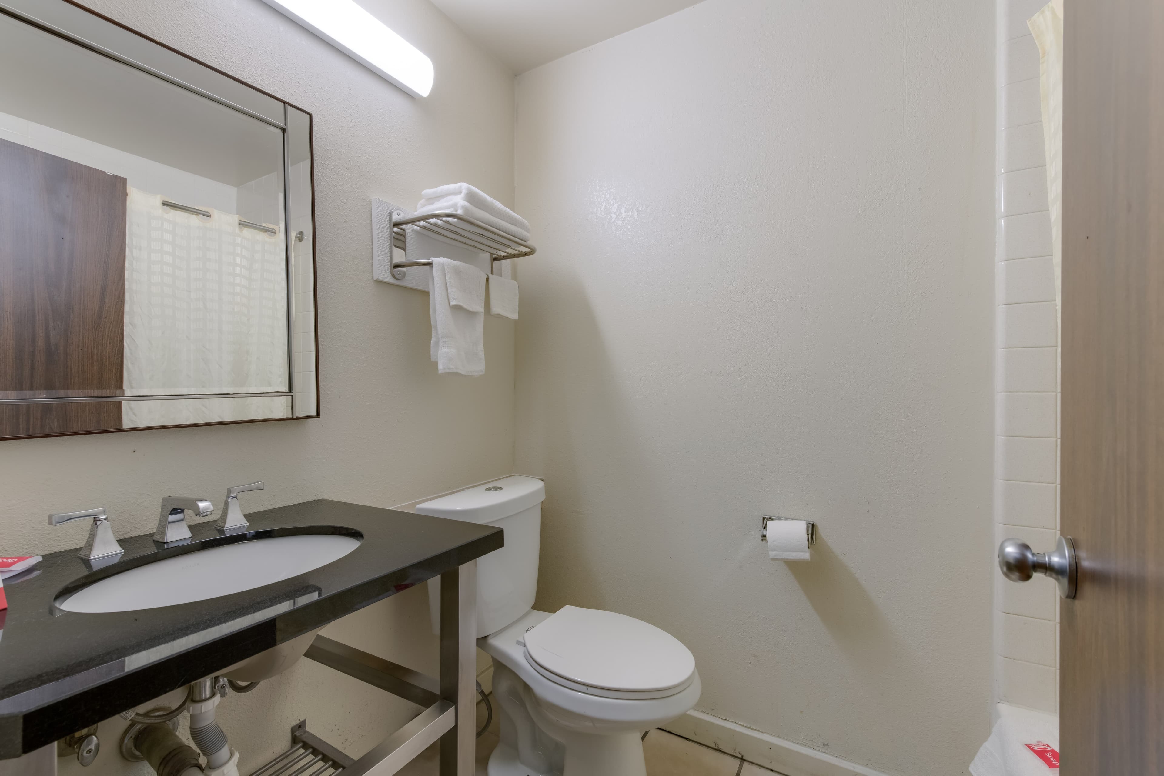 Econo Lodge High Point - Archdale - Image 5