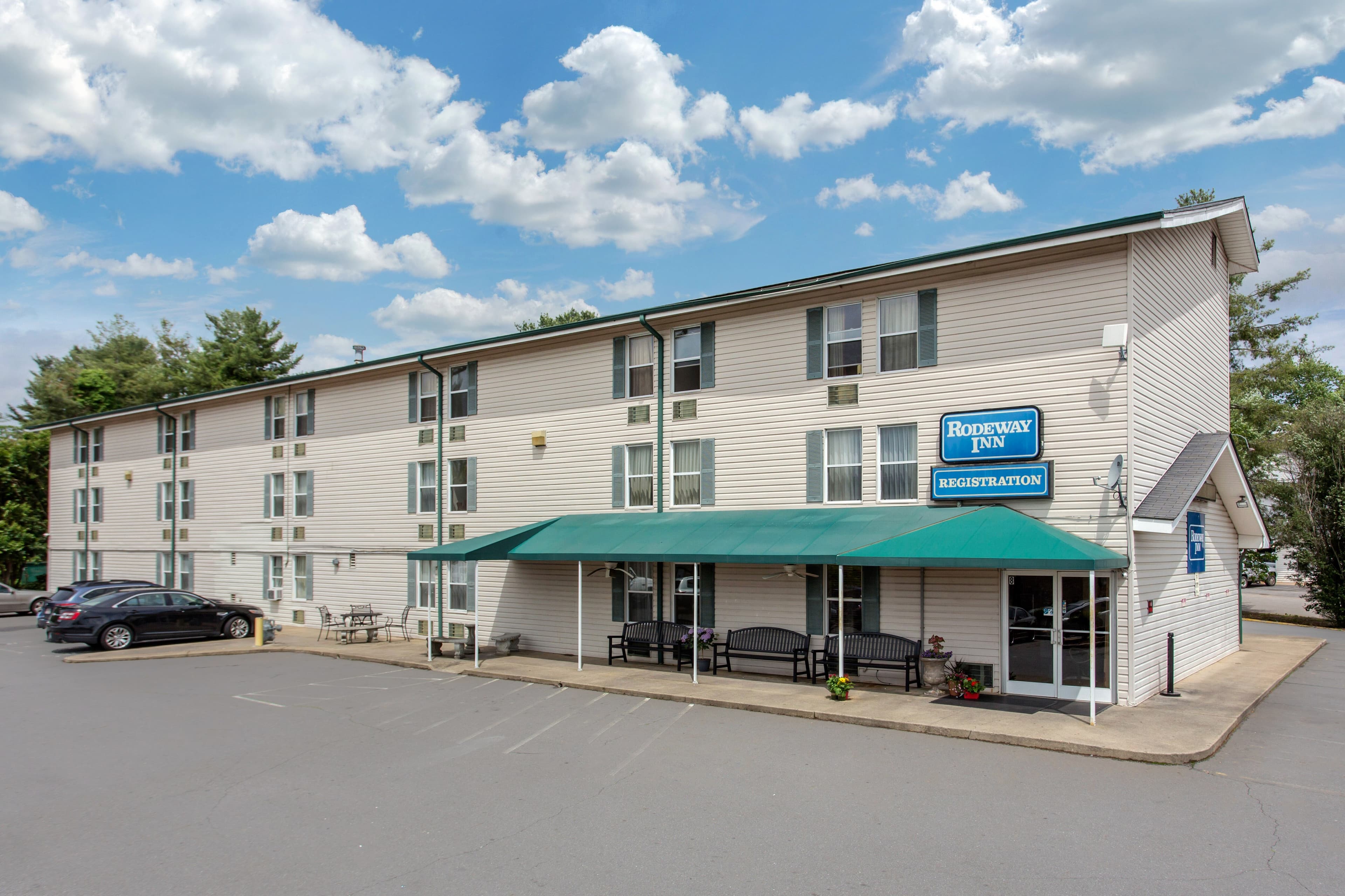 Rodeway Inn Asheville - Image 1