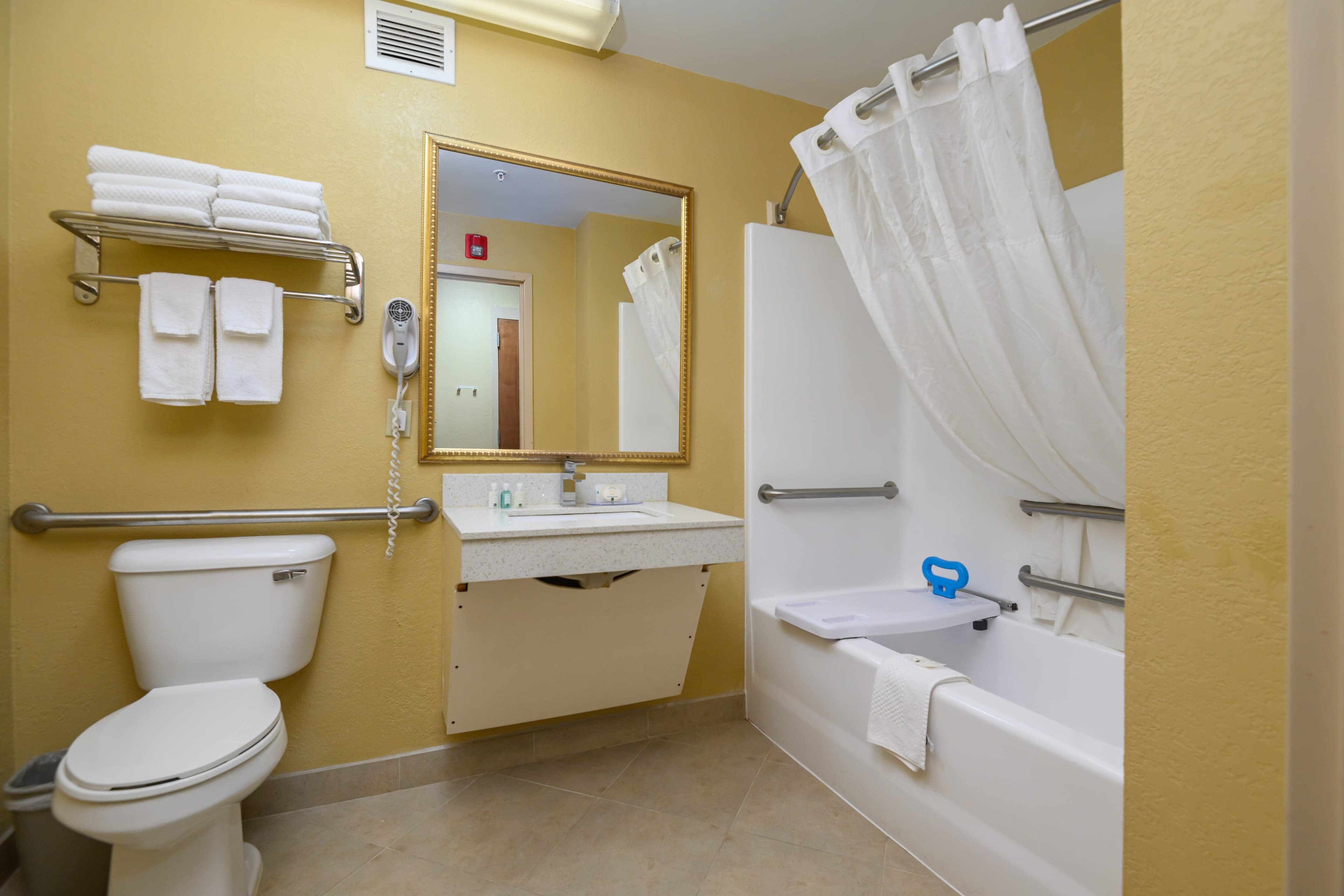Quality Inn & Suites Lexington South — 7