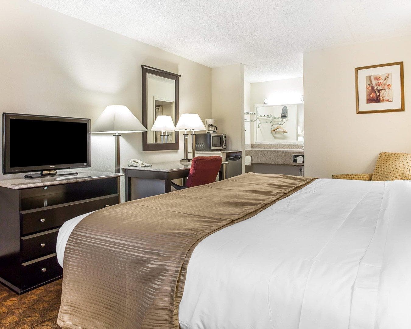 Quality Inn & Suites Coliseum — 9