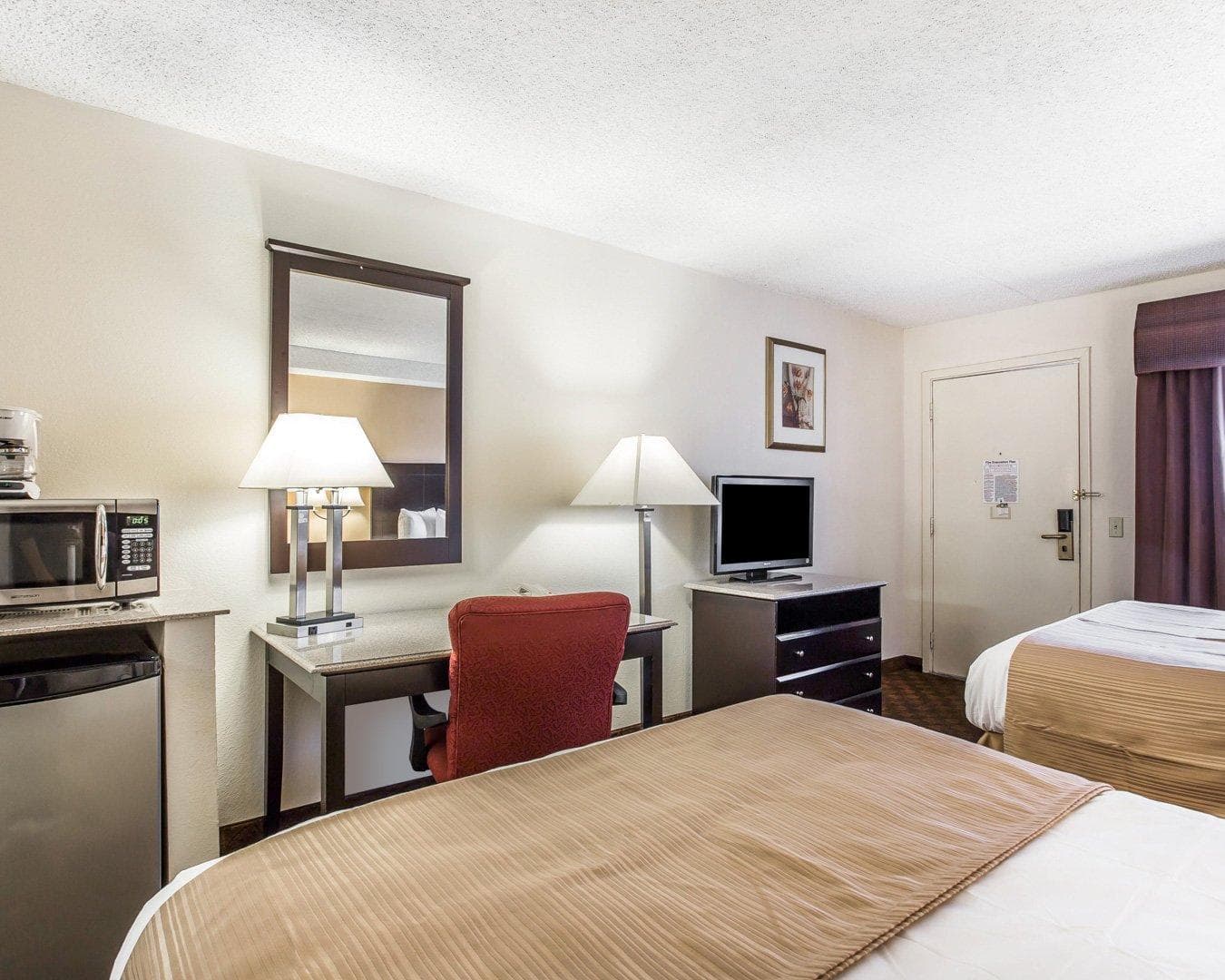 Quality Inn & Suites Coliseum — 7