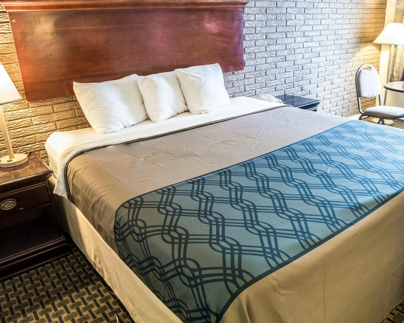 Rodeway Inn & Suites Wilmington North - Image 2