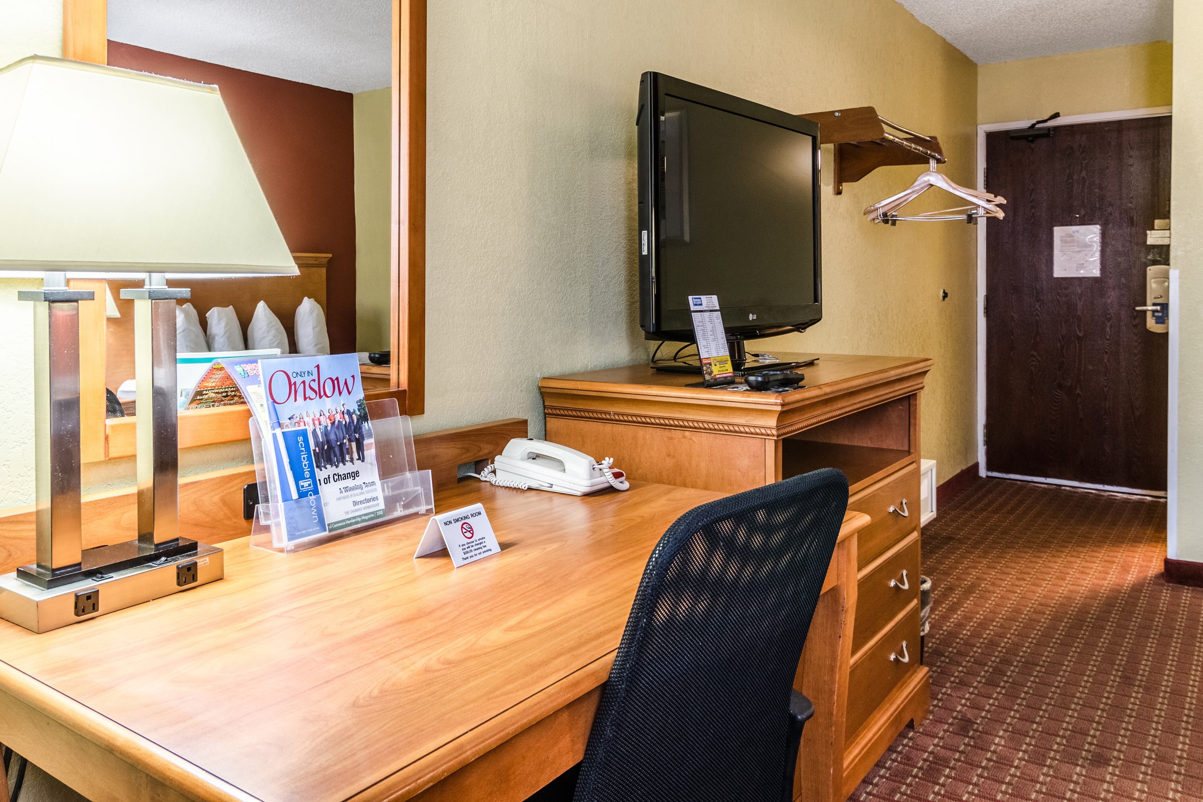 Rodeway Inn & Suites Jacksonville near Camp Lejeune — 11