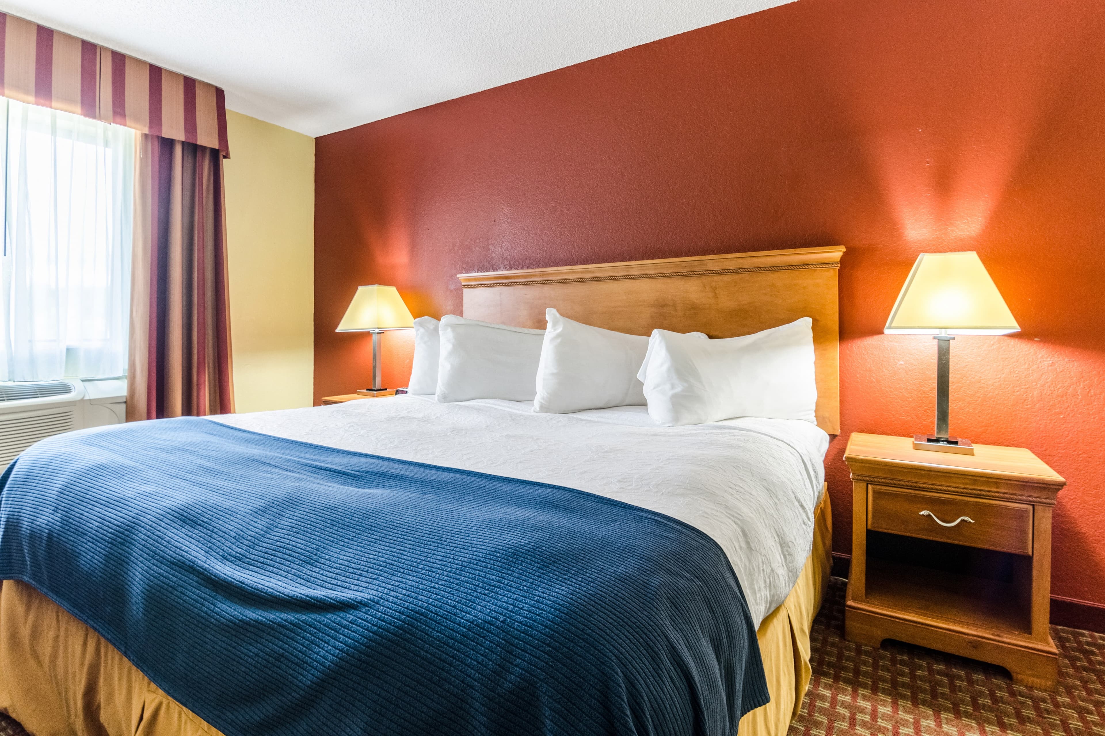 Rodeway Inn & Suites Jacksonville near Camp Lejeune - Image 2