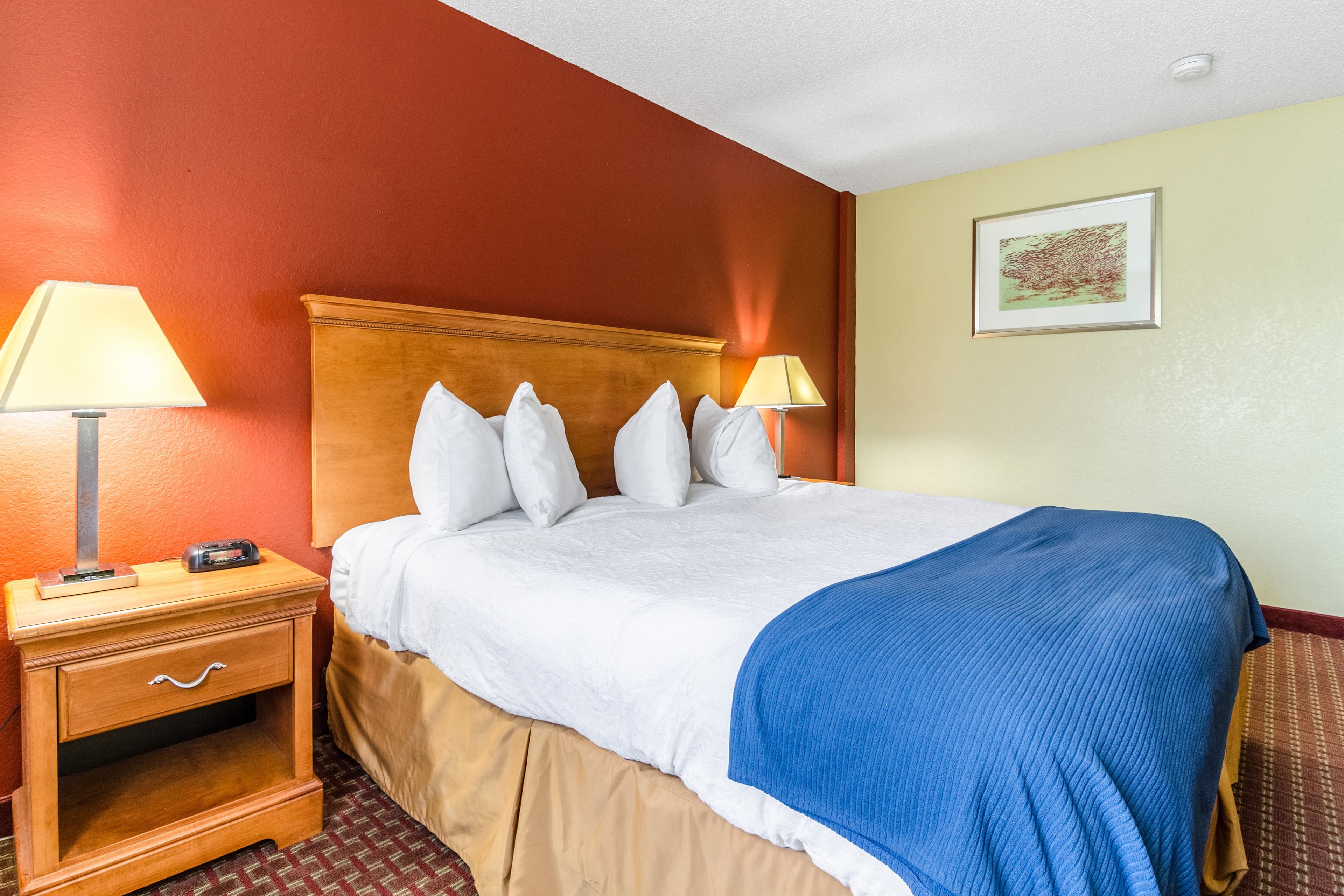 Rodeway Inn & Suites Jacksonville near Camp Lejeune - Image 3