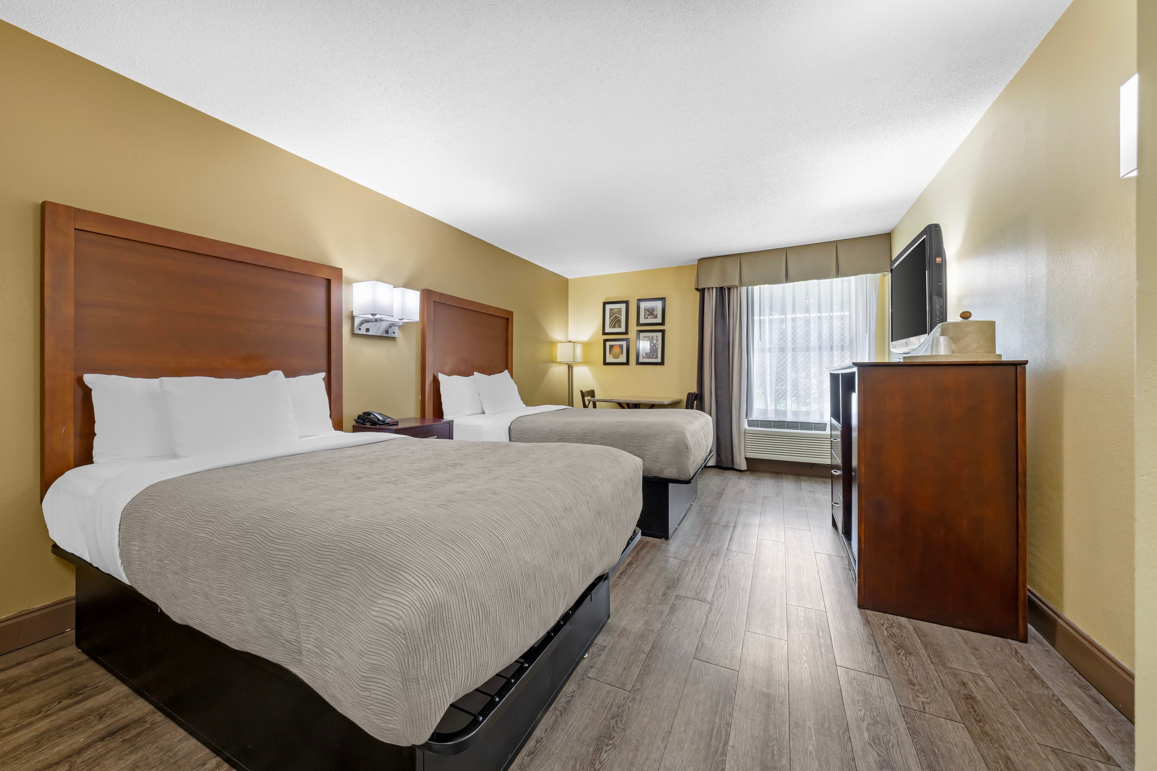 2 Double Beds - Image 2