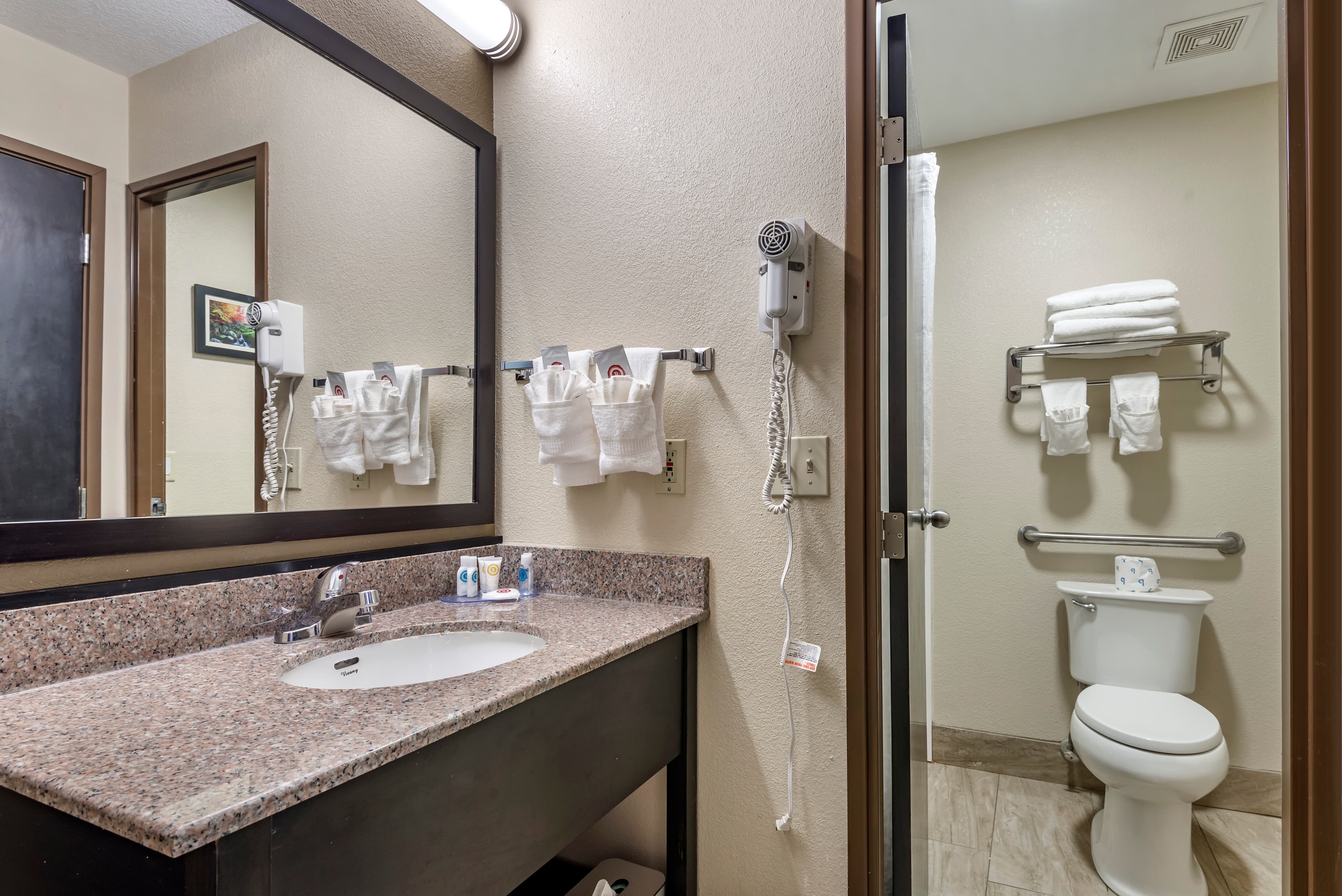 Comfort Inn Asheville East-Blue Ridge Pkwy Access - Image 5