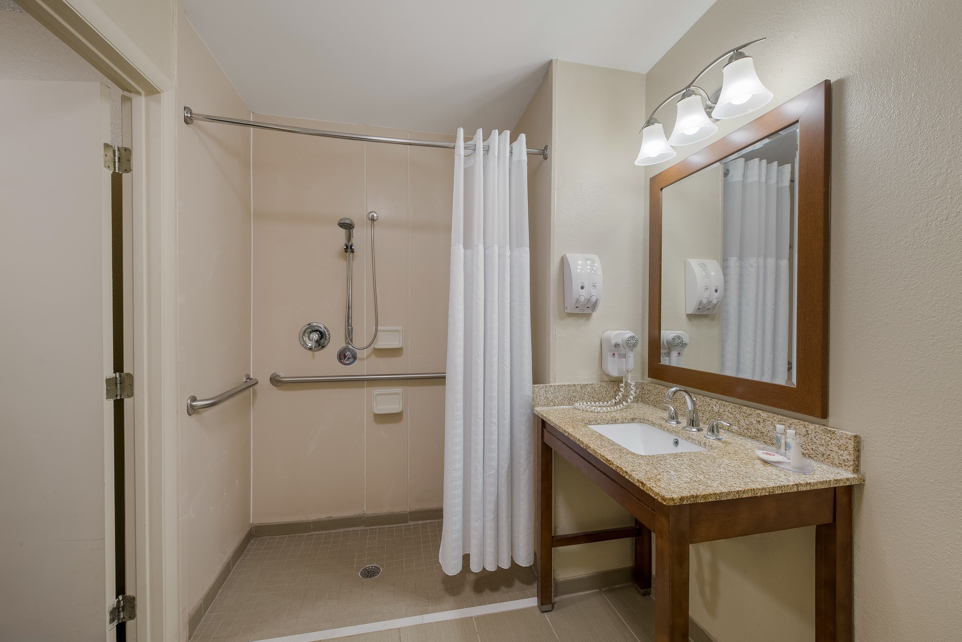 Comfort Inn Fayetteville I-95 - Image 5