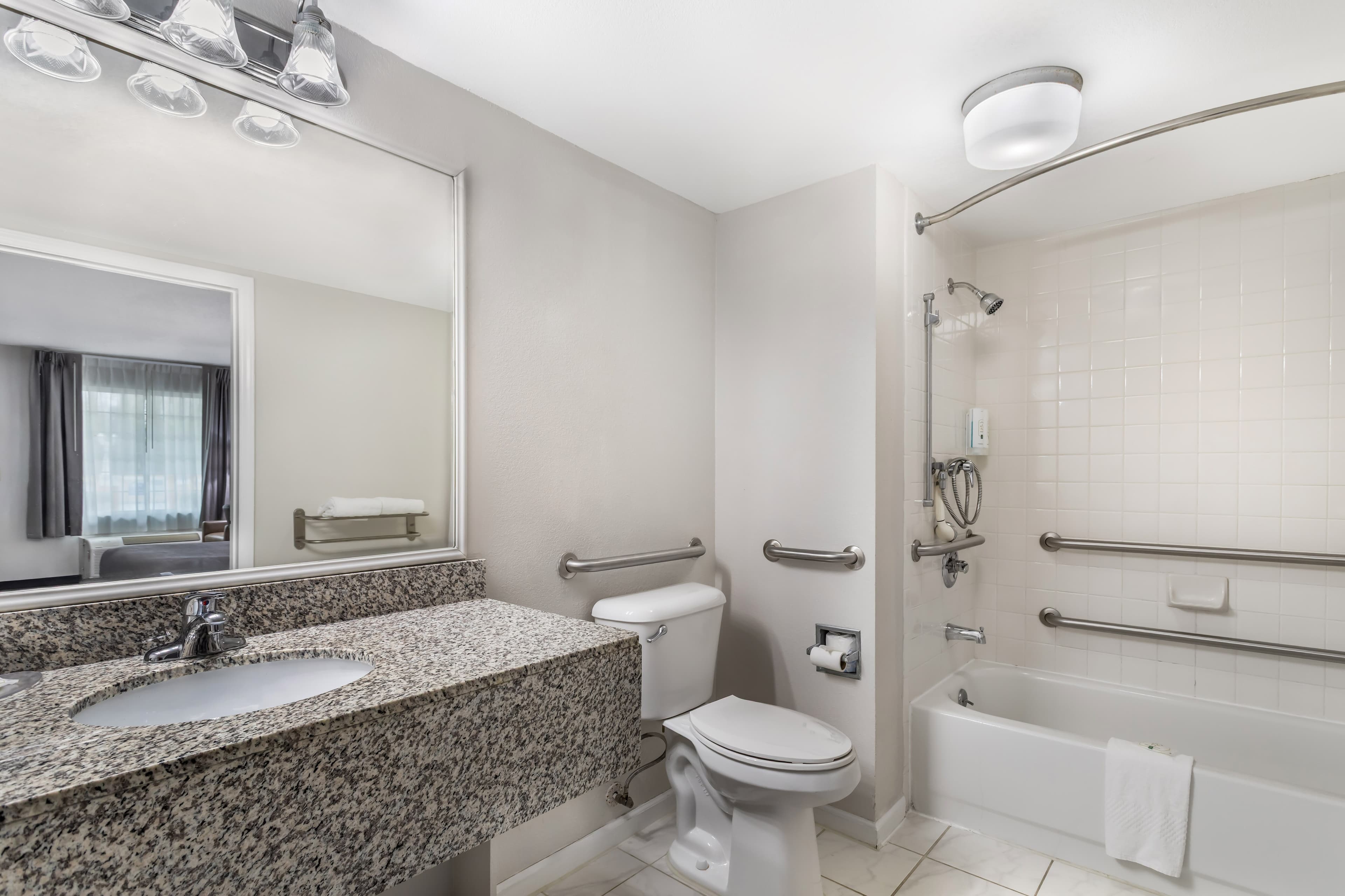 Quality Inn Andrews - Image 5
