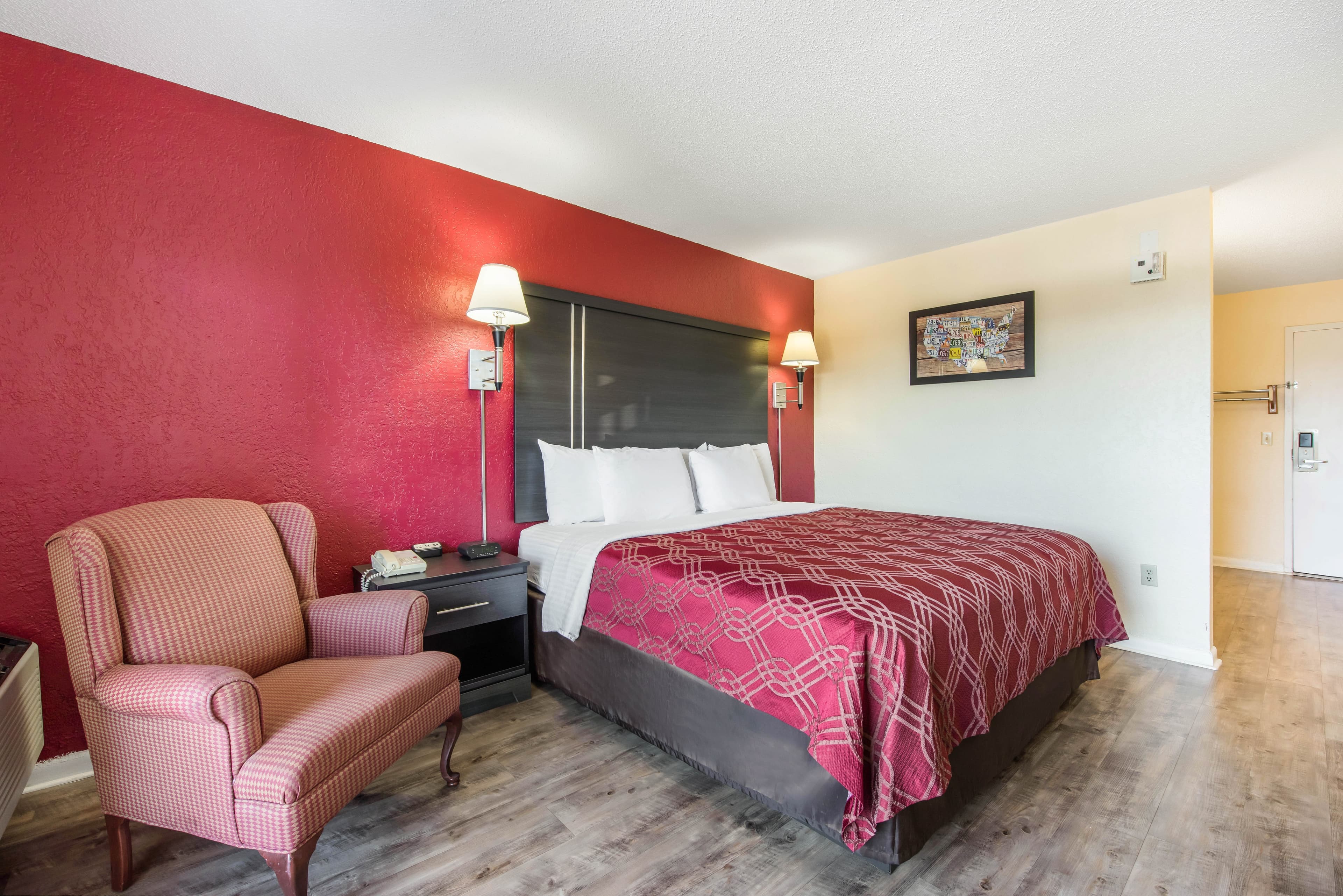 Econo Lodge Waynesville — 7