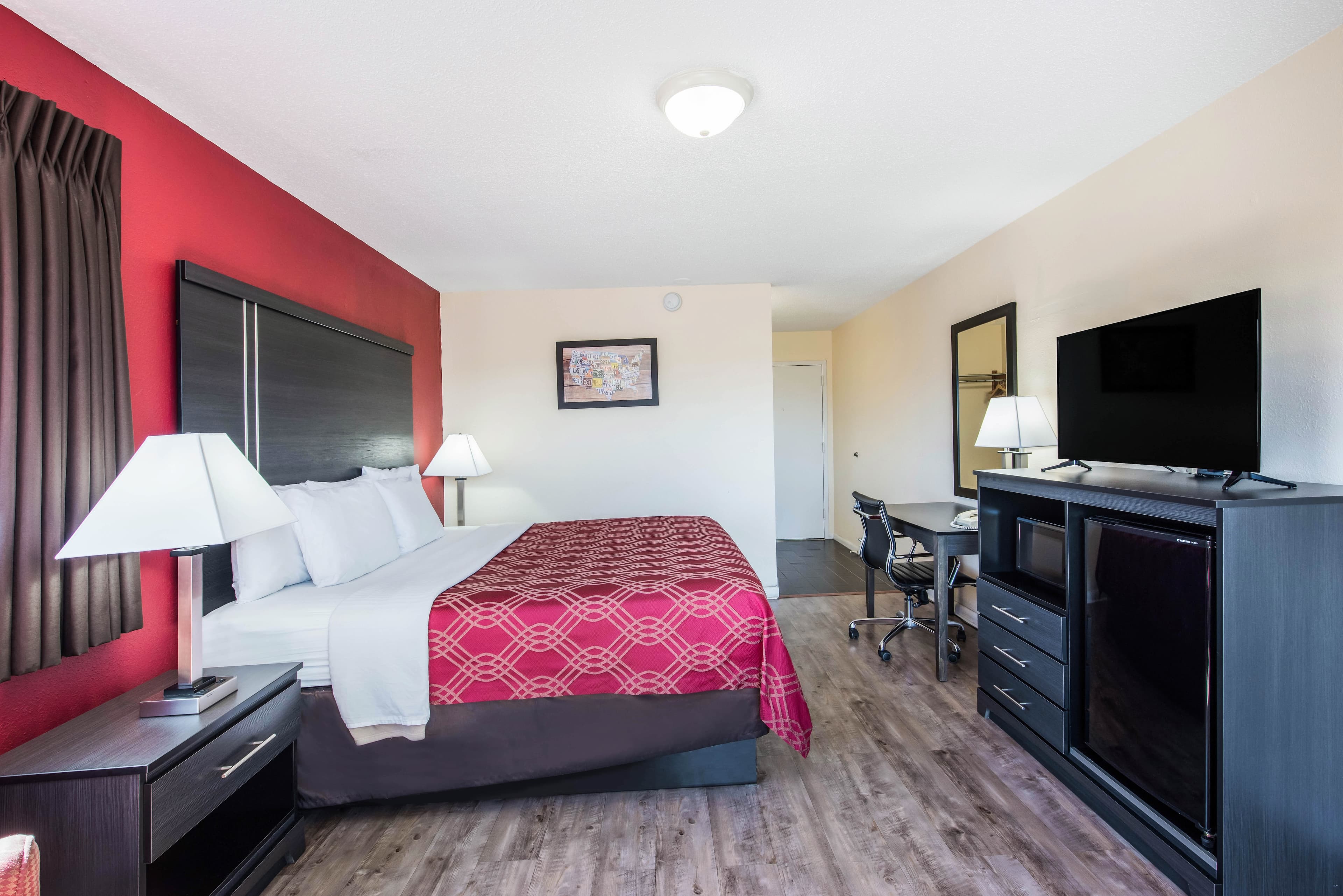 Econo Lodge Waynesville — 12