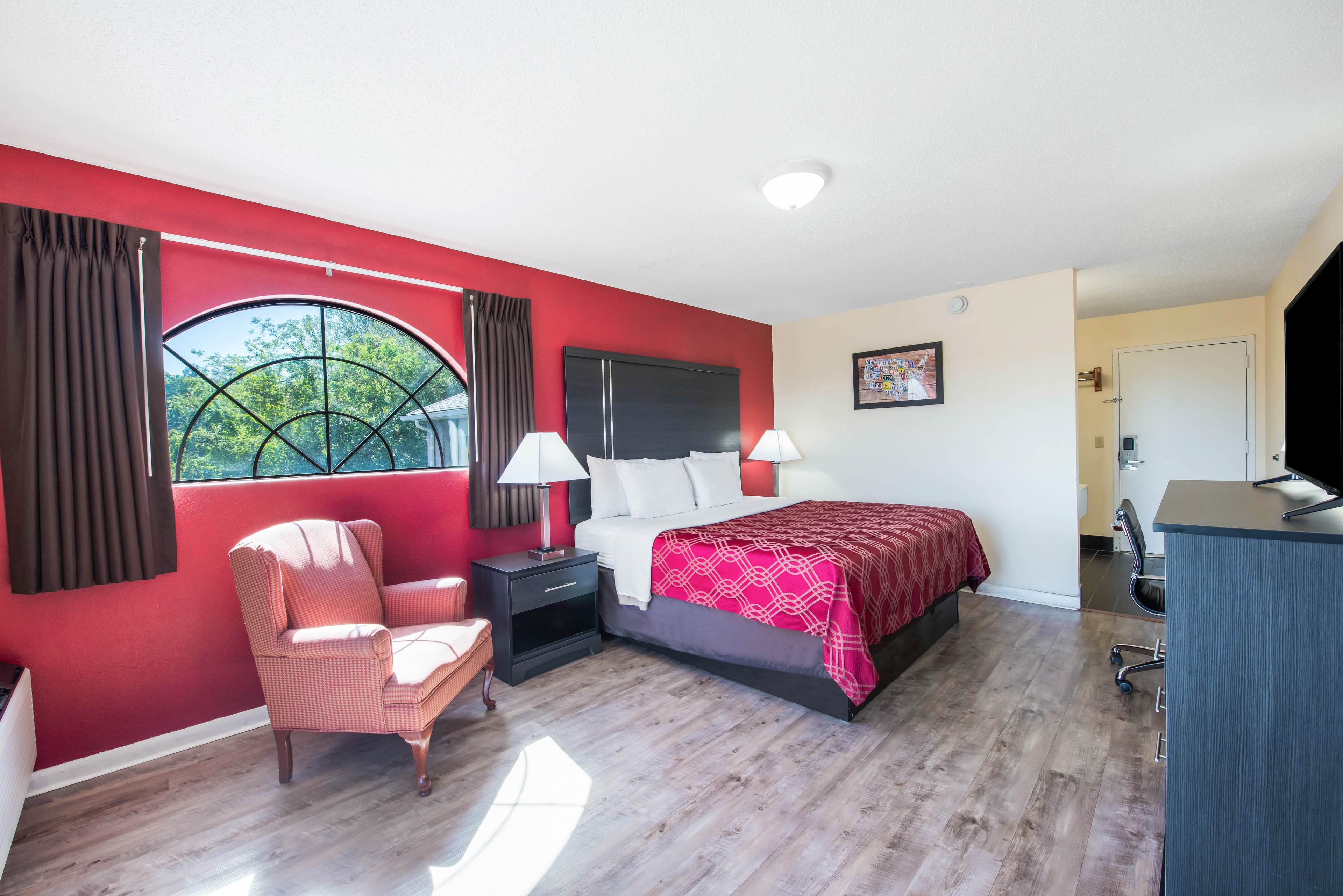 Econo Lodge Waynesville — 13
