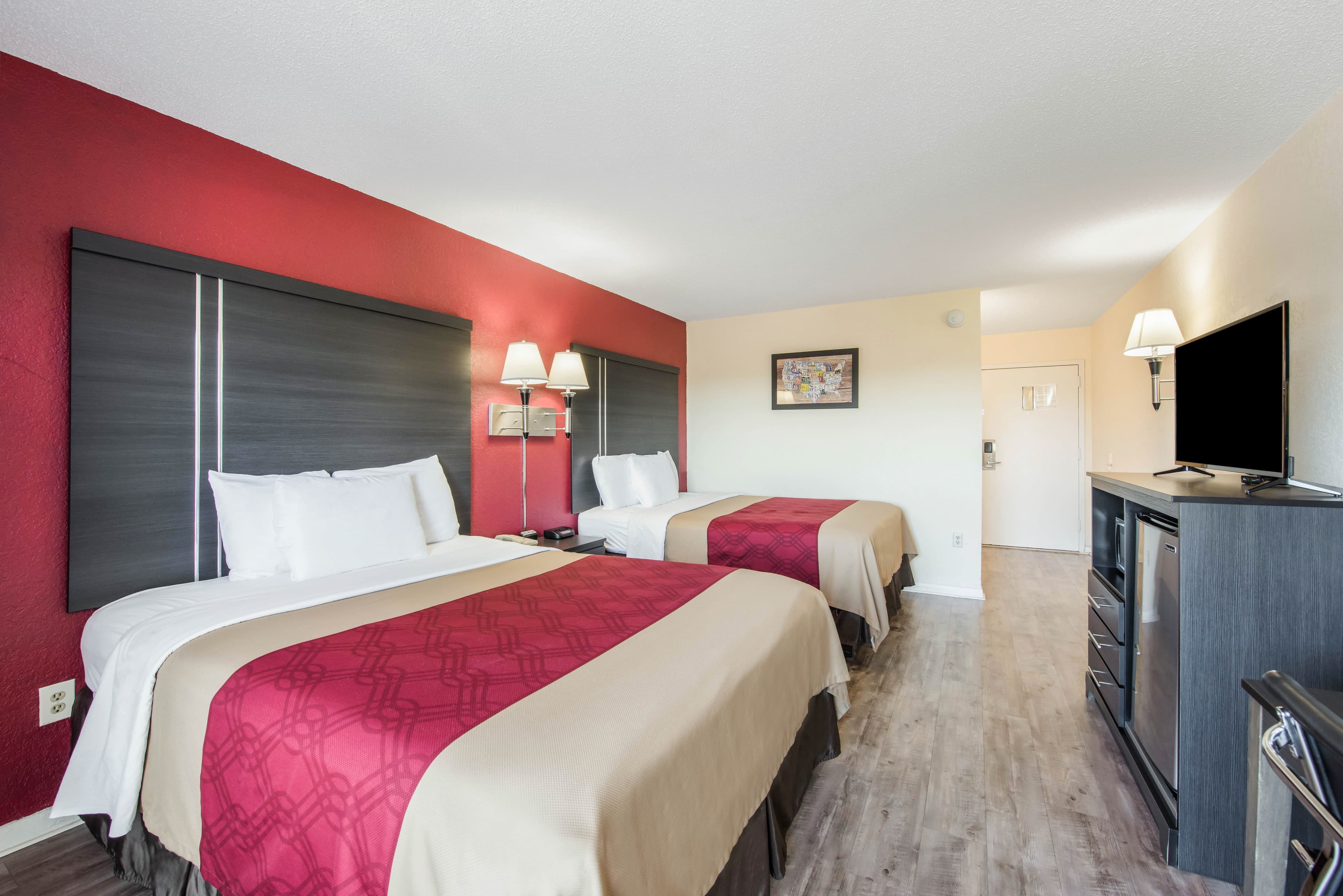 Econo Lodge Waynesville — 17