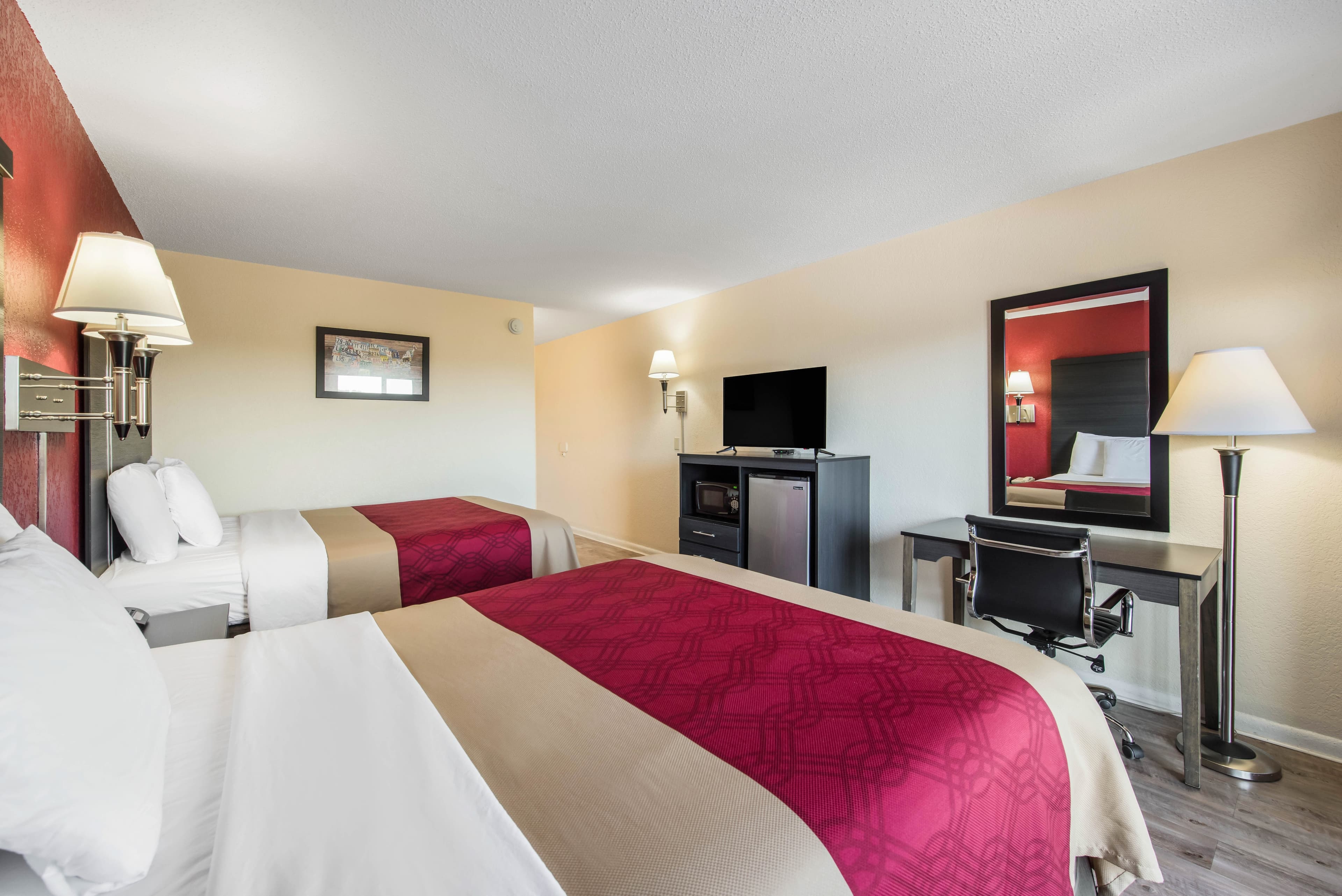 Econo Lodge Waynesville — 18