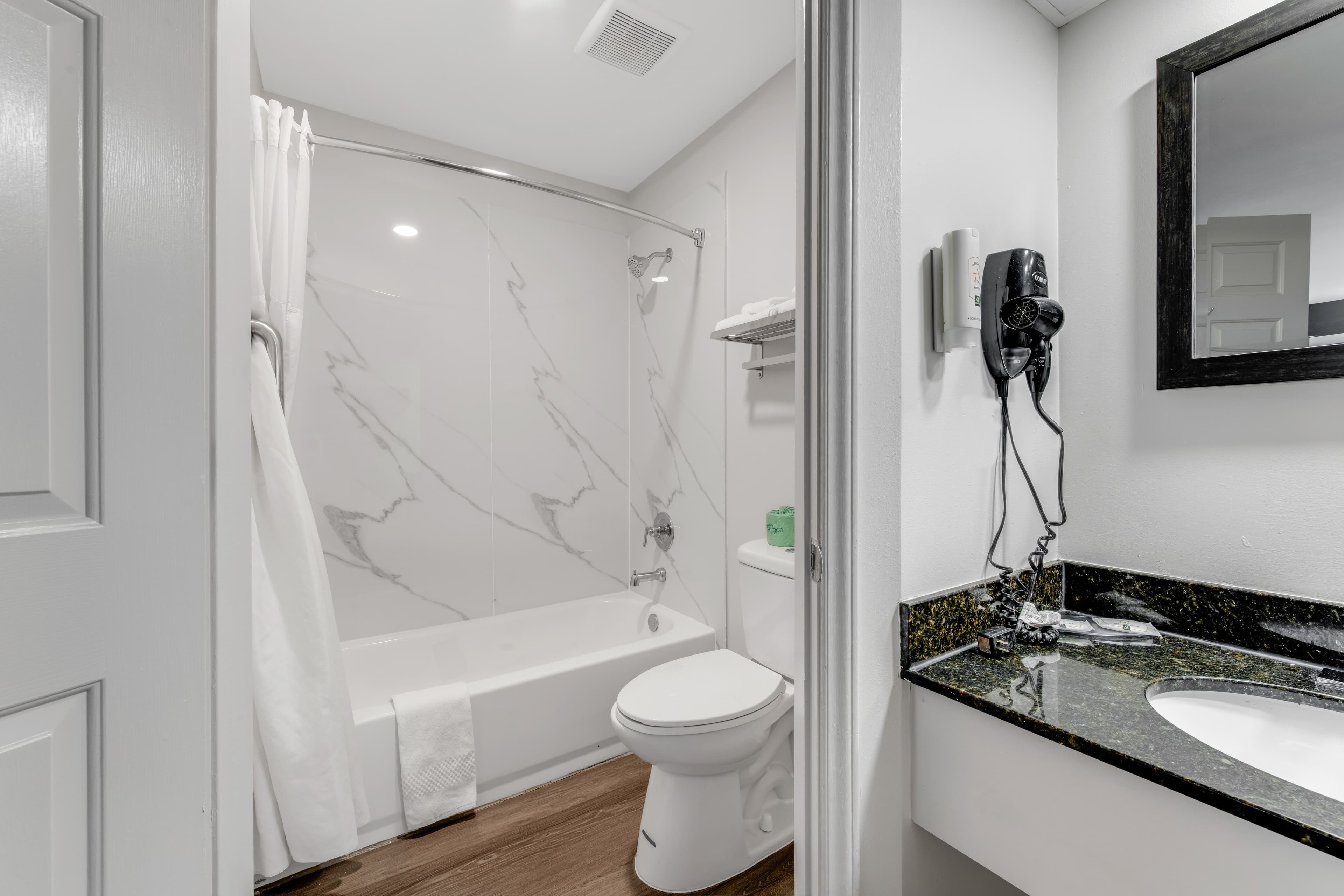 Quality Inn Laurinburg — 12