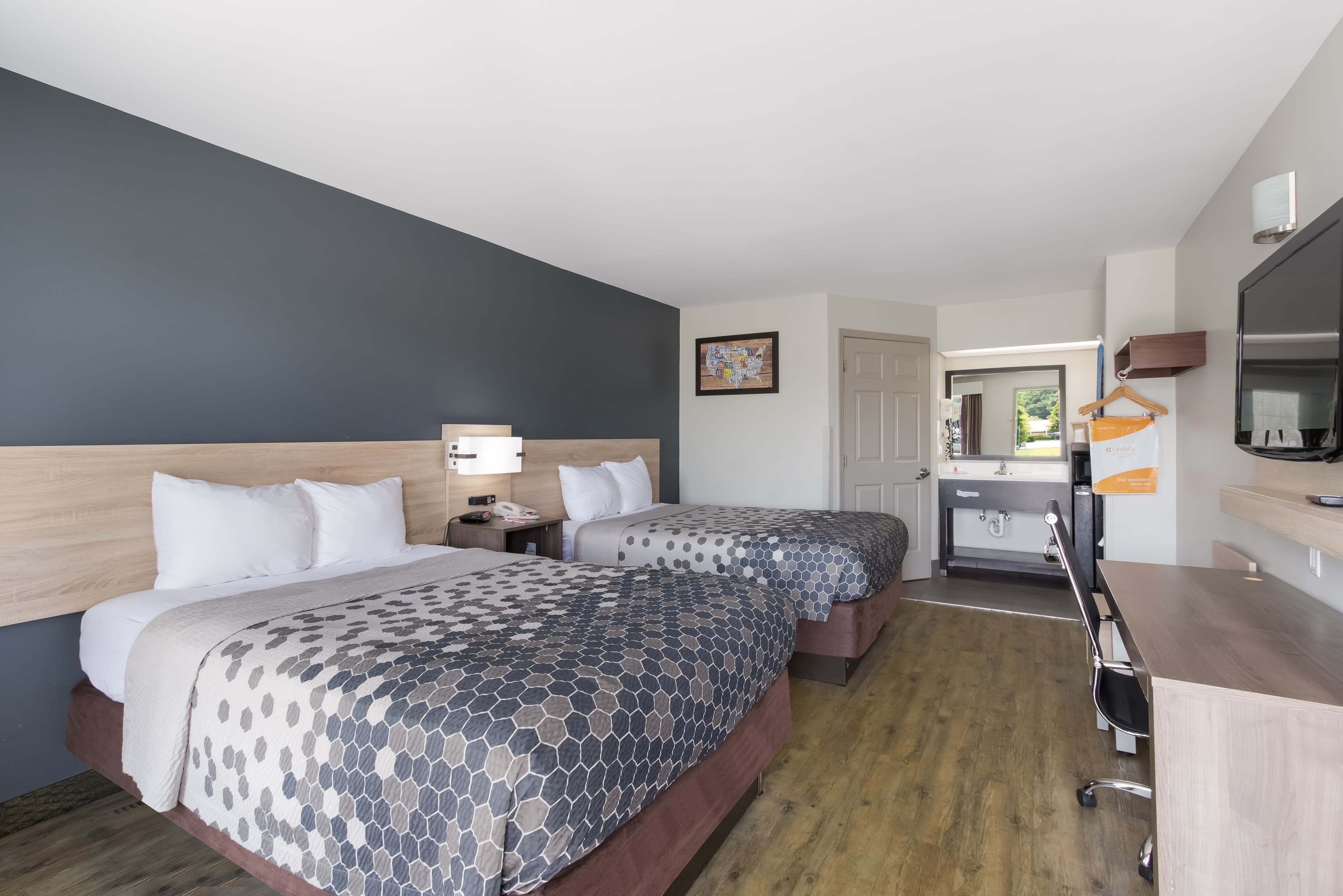 Econo Lodge Greenville near University - Image 2