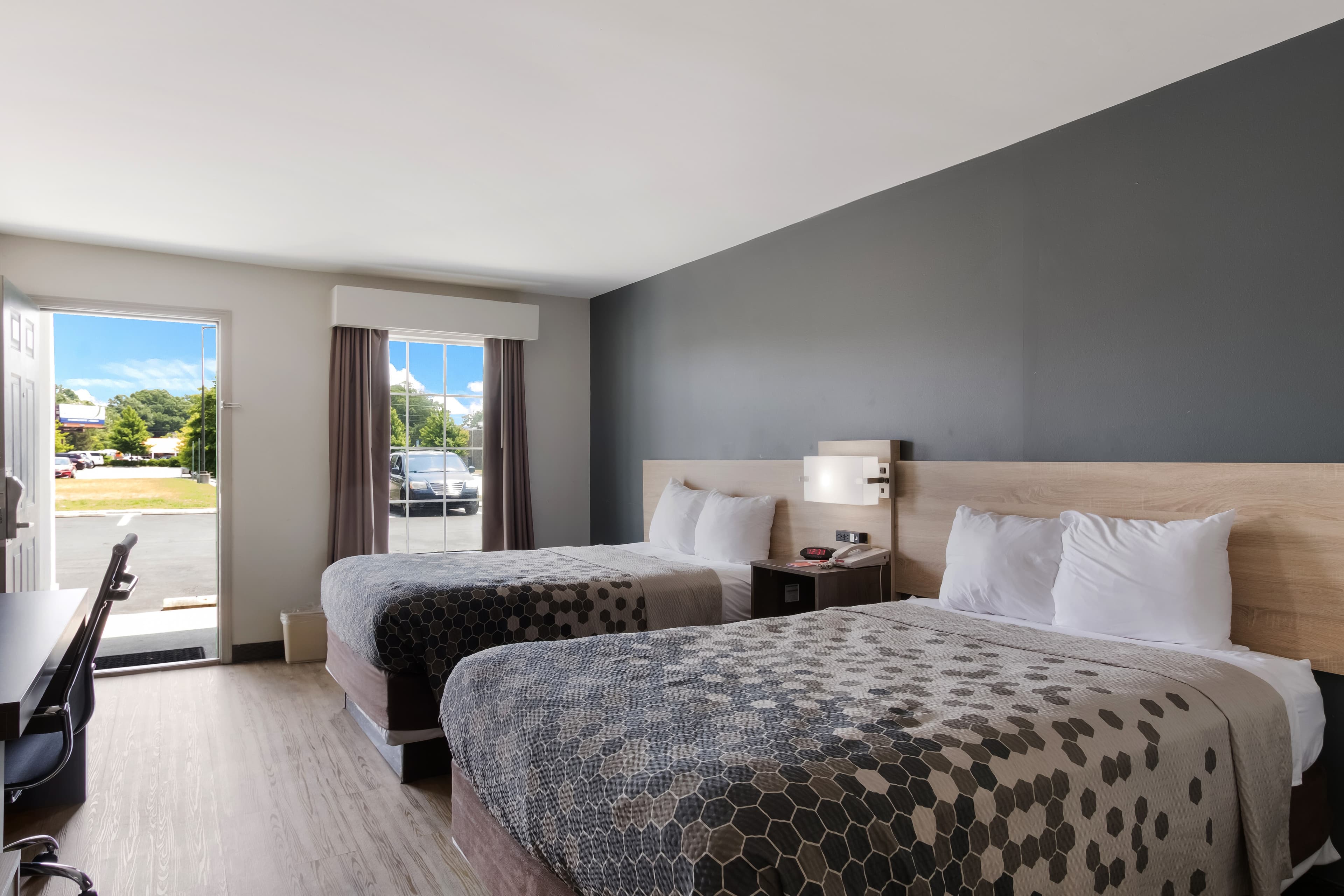 Econo Lodge Greenville near University - Image 3