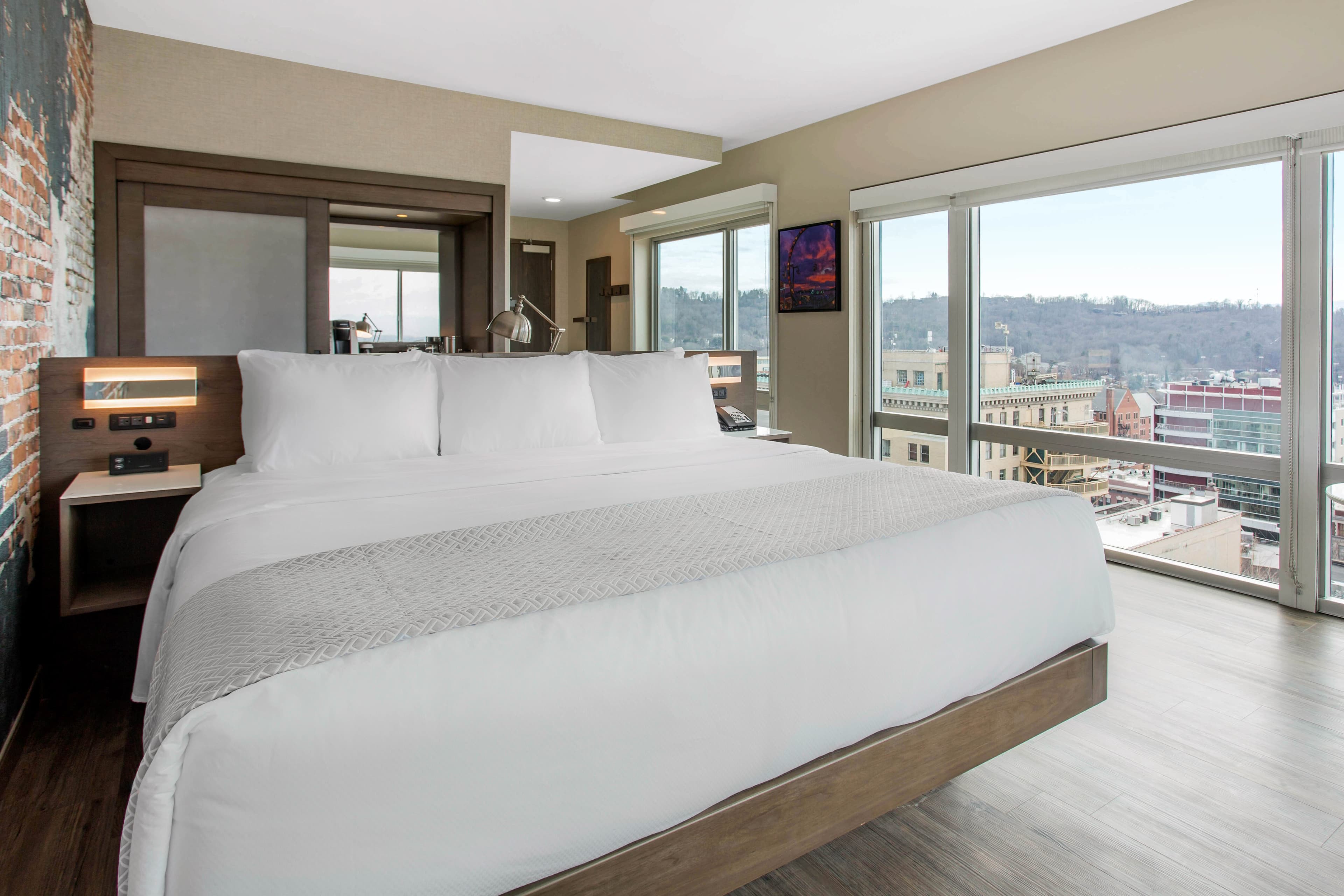 Cambria Hotel Downtown Asheville — 22