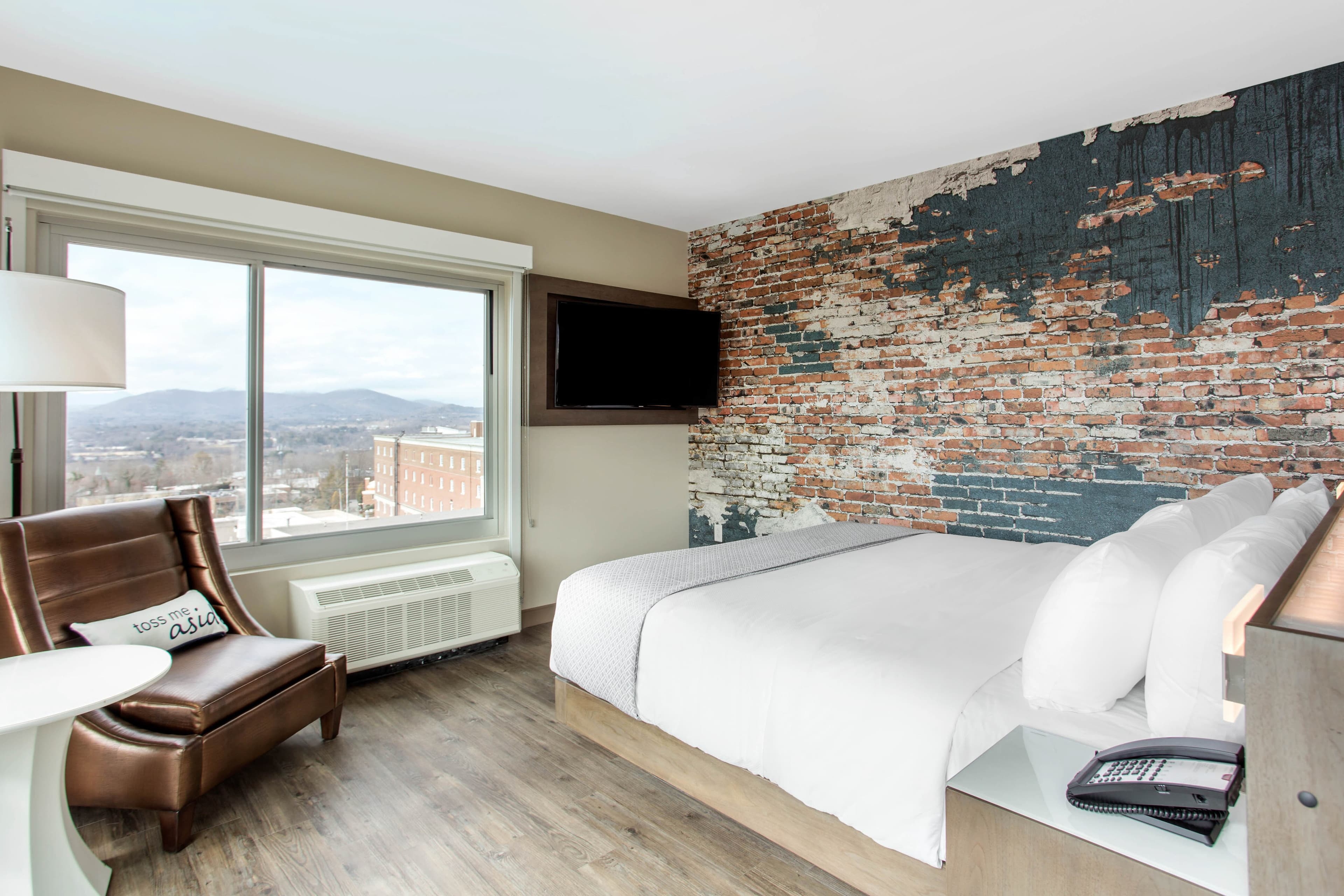 Cambria Hotel Downtown Asheville — 23