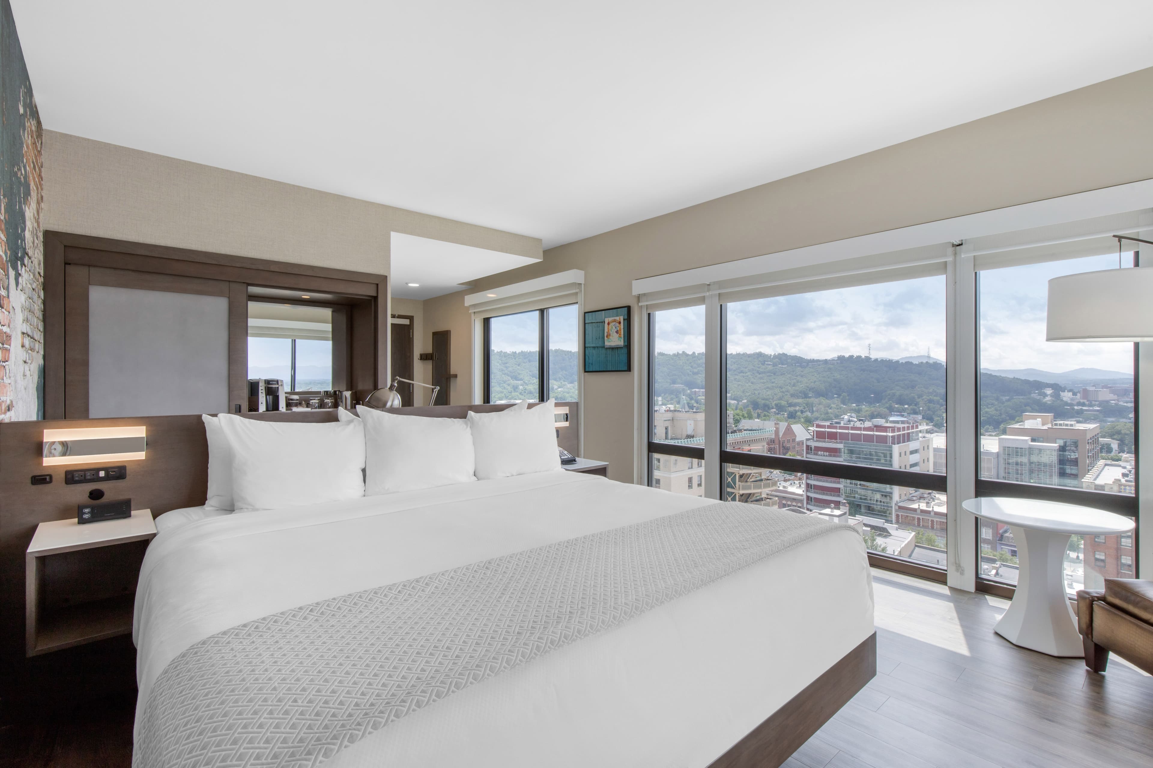 Cambria Hotel Downtown Asheville — 32