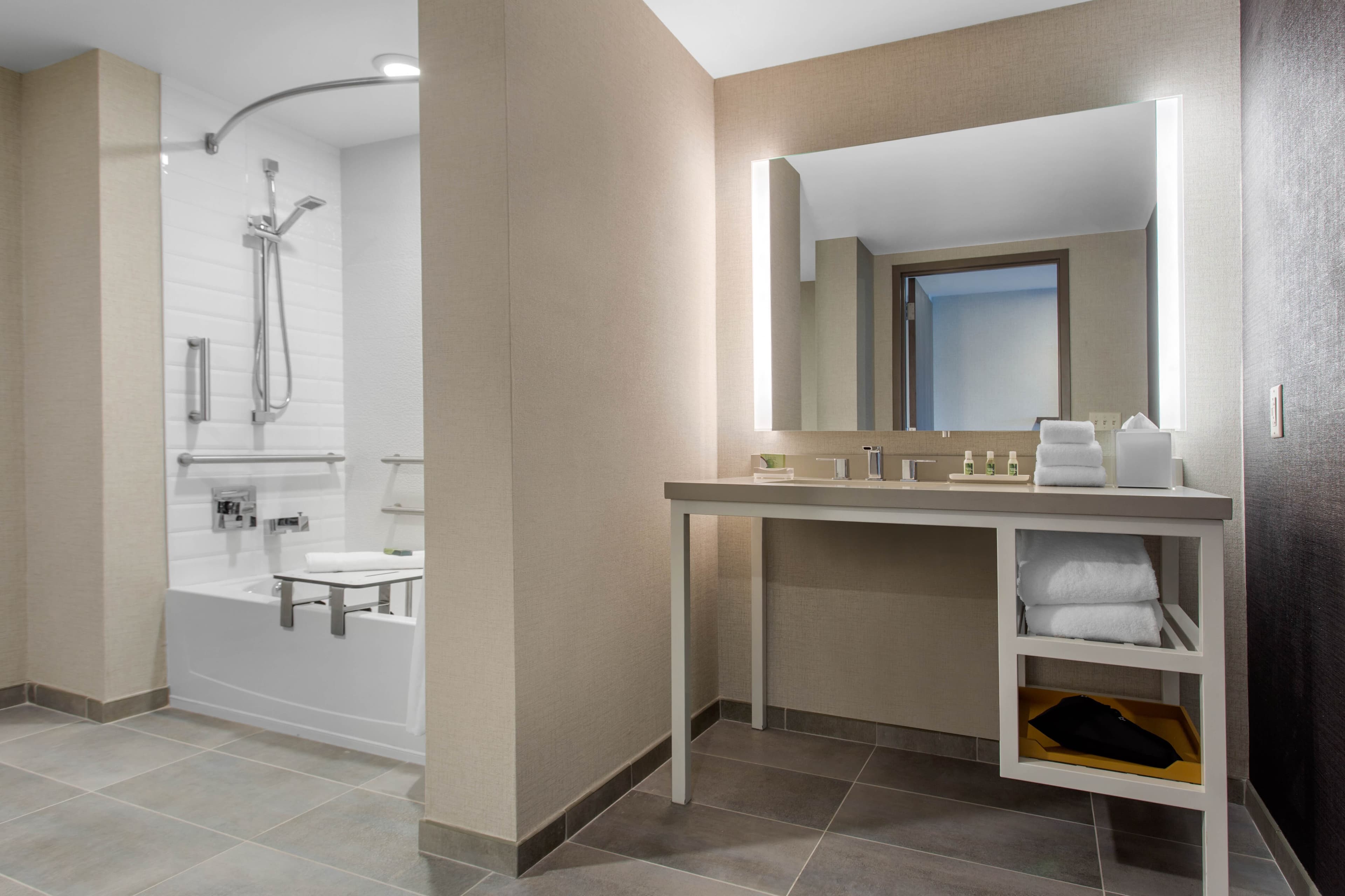 Cambria Hotel Downtown Asheville - Image 5