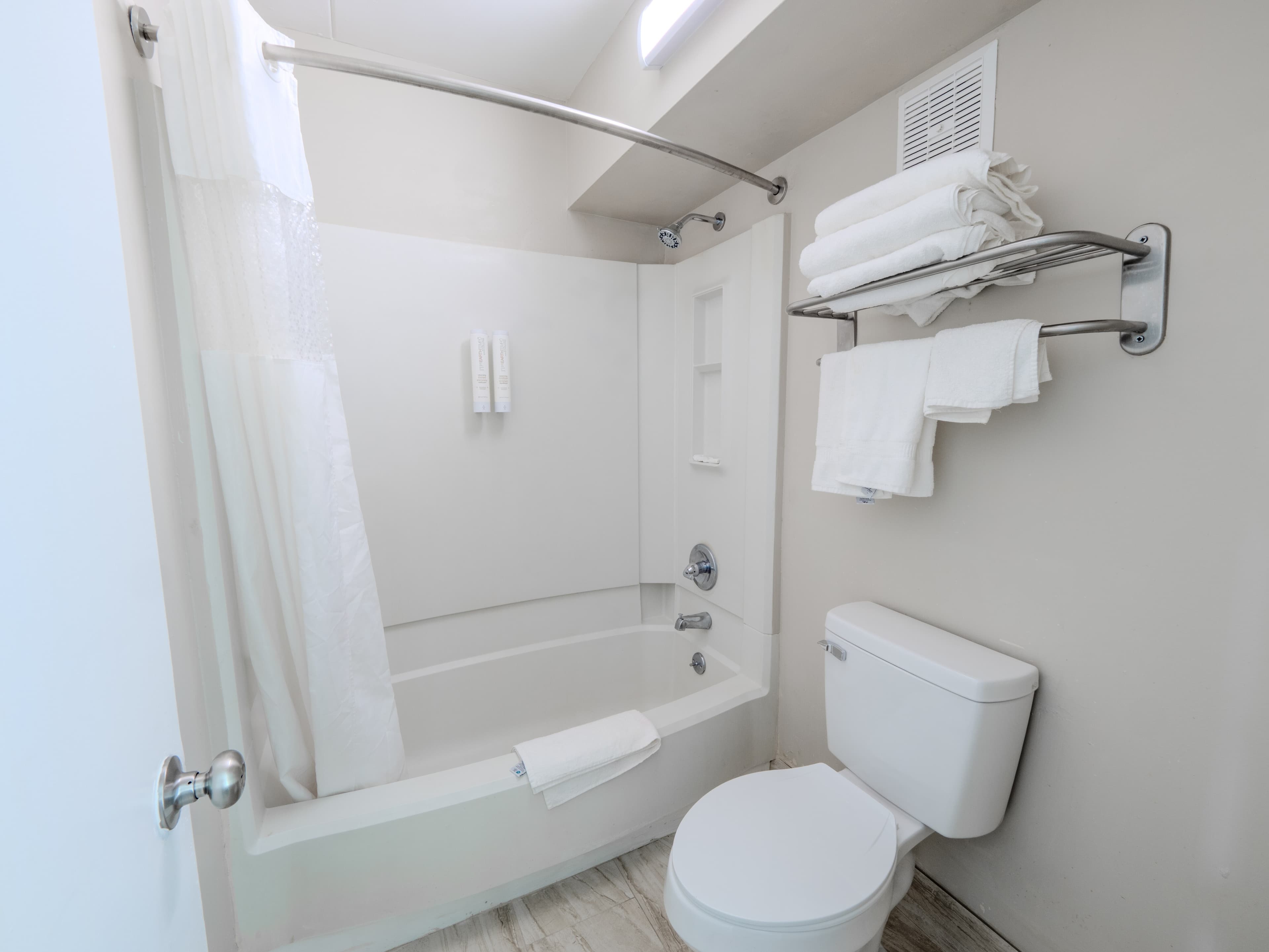 Clarion Pointe Winston - Salem Downtown - Image 4