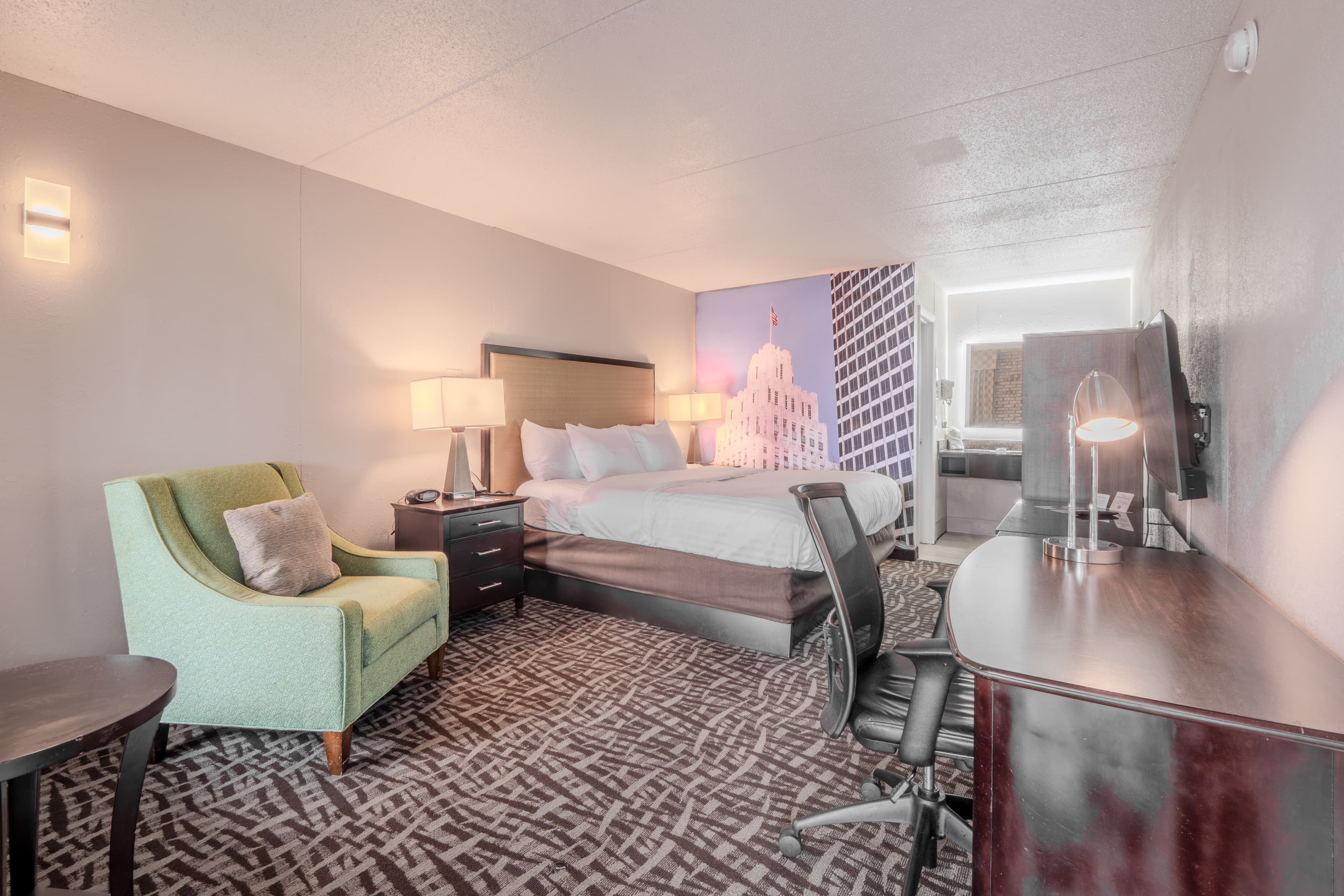 Clarion Pointe Winston - Salem Downtown - Image 5