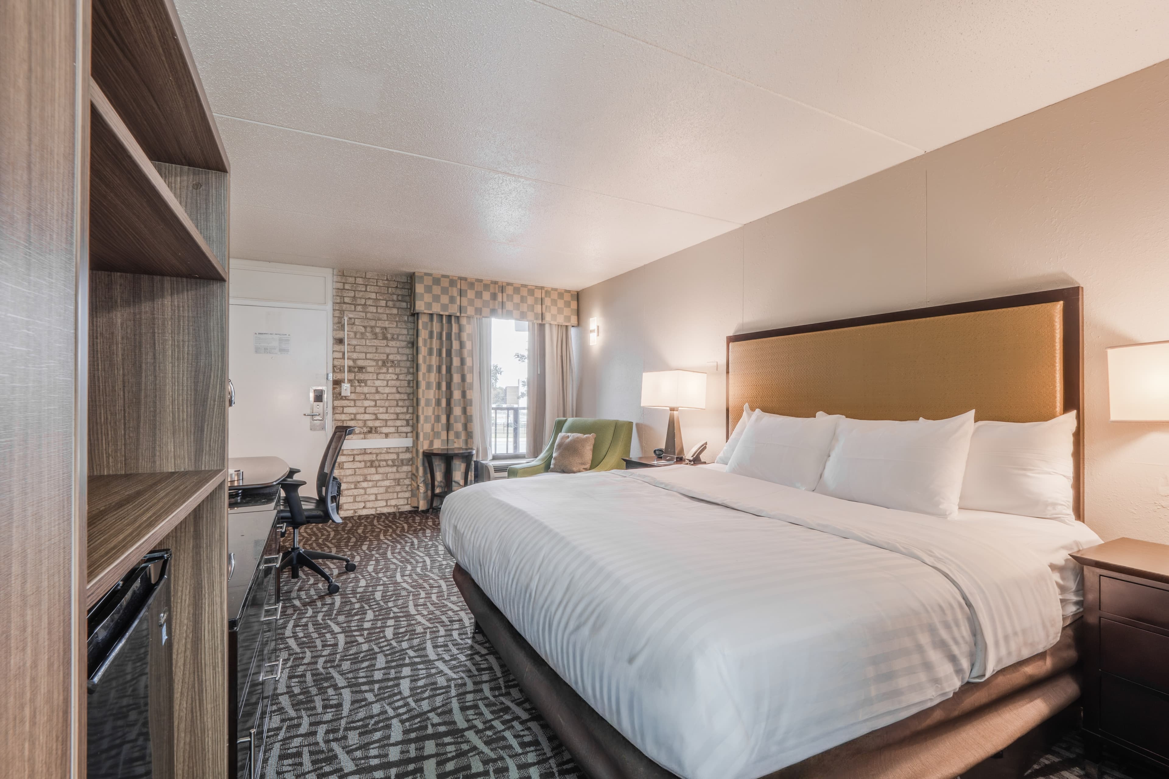 Clarion Pointe Winston - Salem Downtown — 6