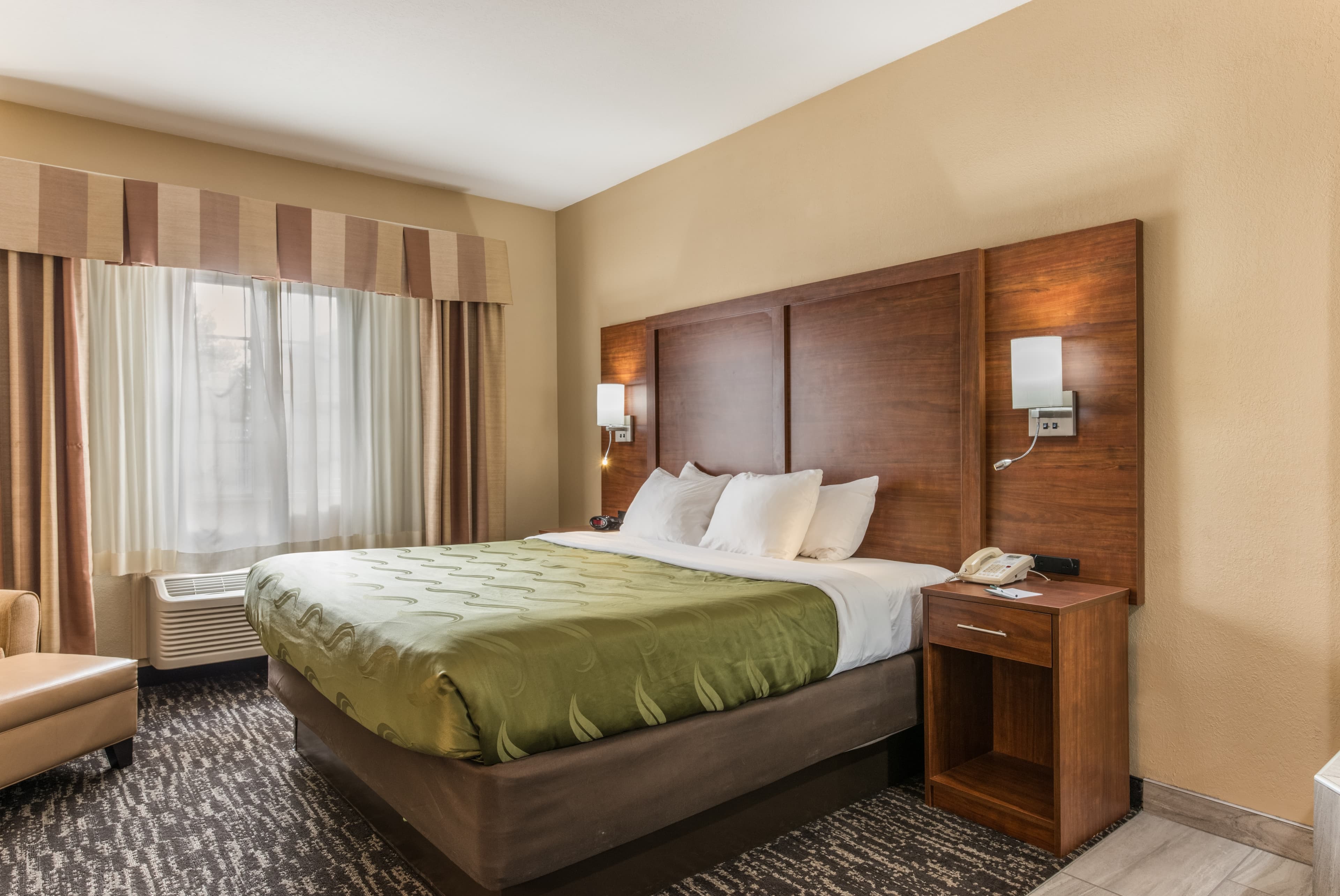 Quality Inn & Suites Hendersonville - Flat Rock — 26