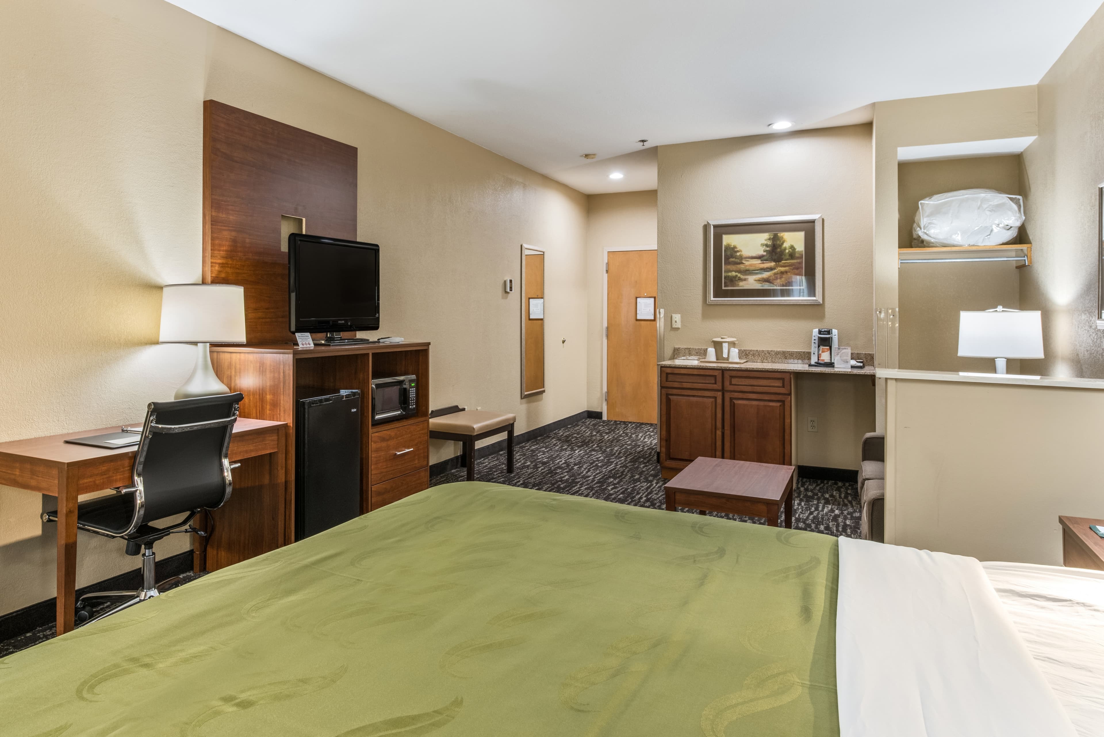 Quality Inn & Suites Hendersonville - Flat Rock — 35