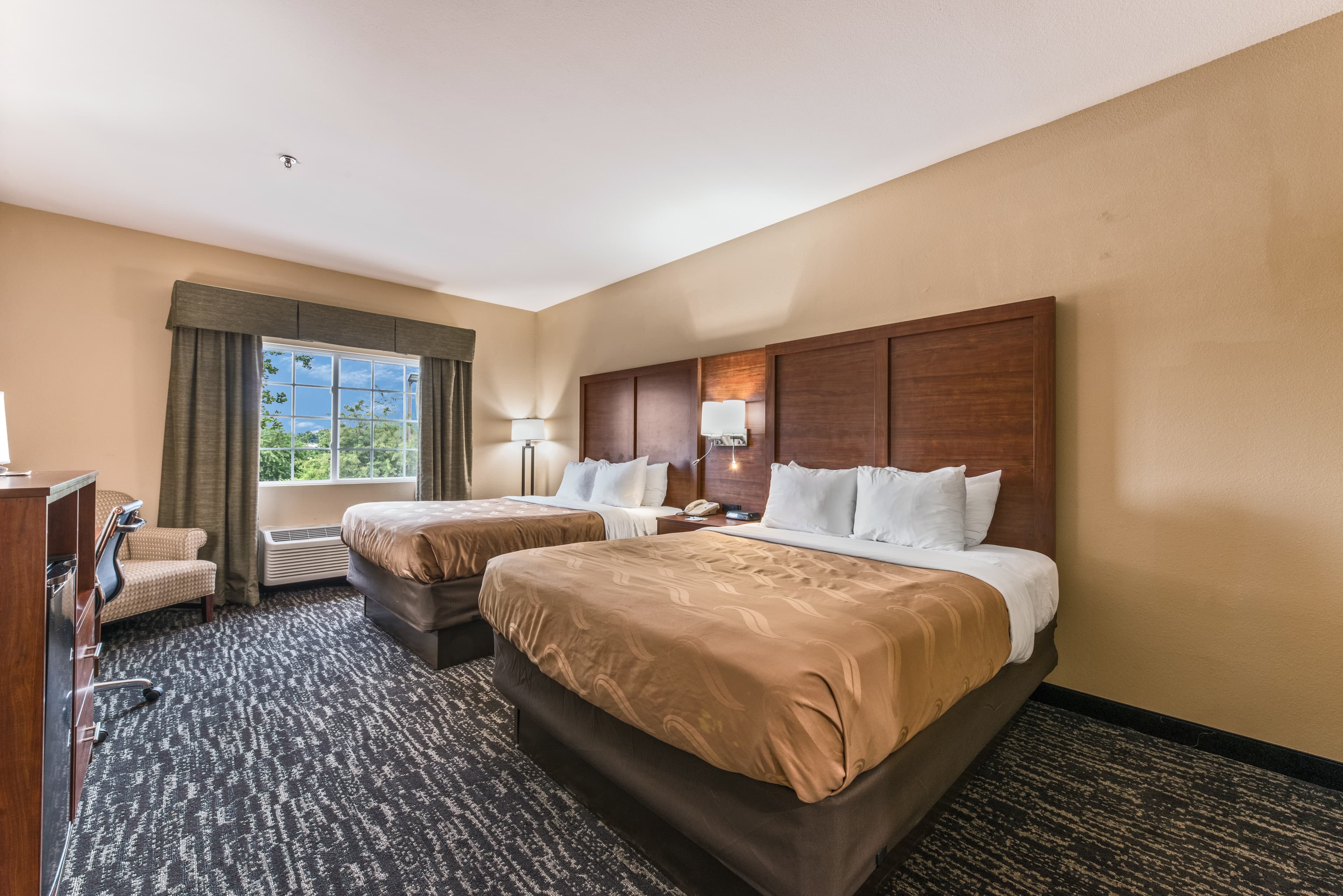 Quality Inn & Suites Hendersonville - Flat Rock — 30