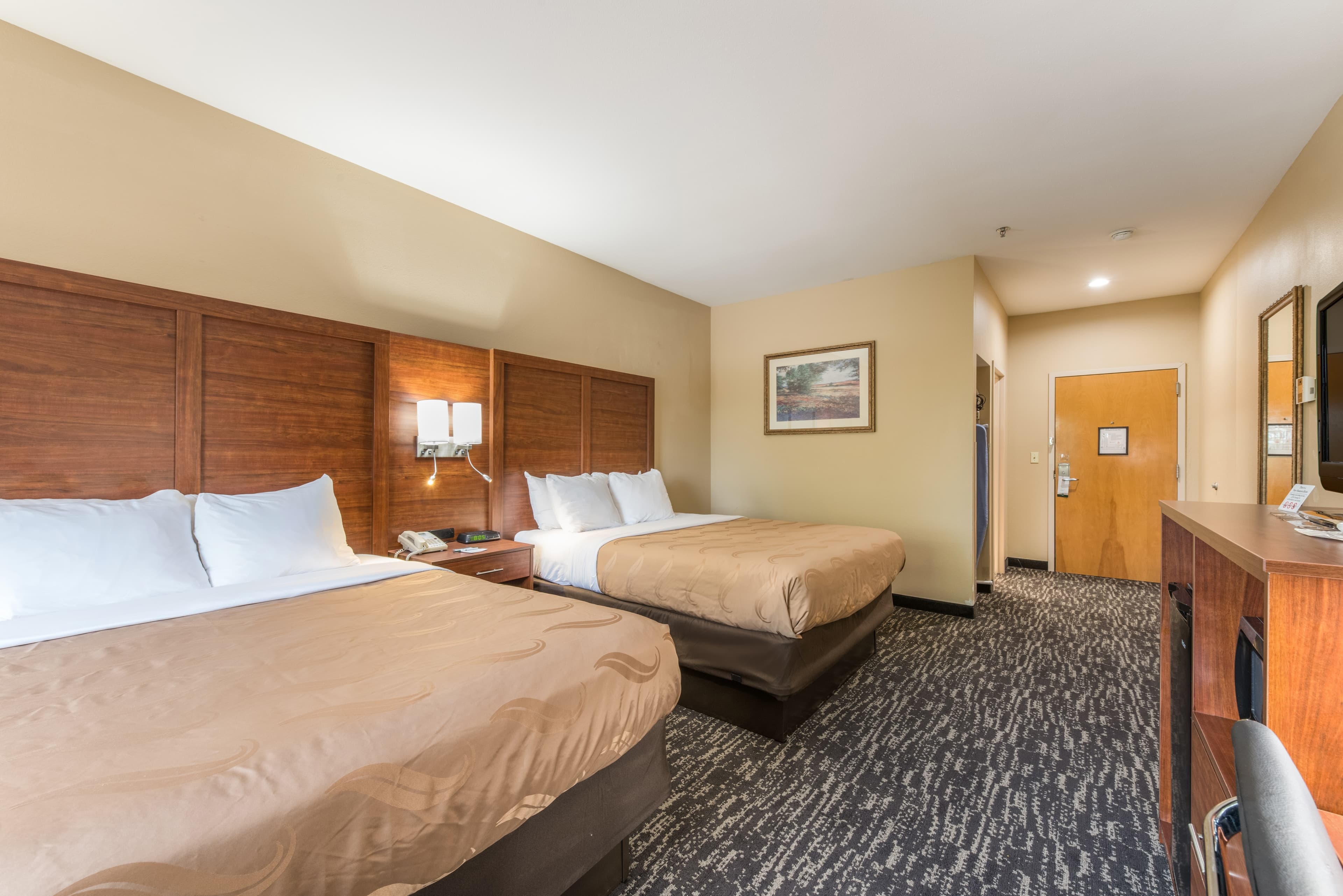 Quality Inn & Suites Hendersonville - Flat Rock — 32