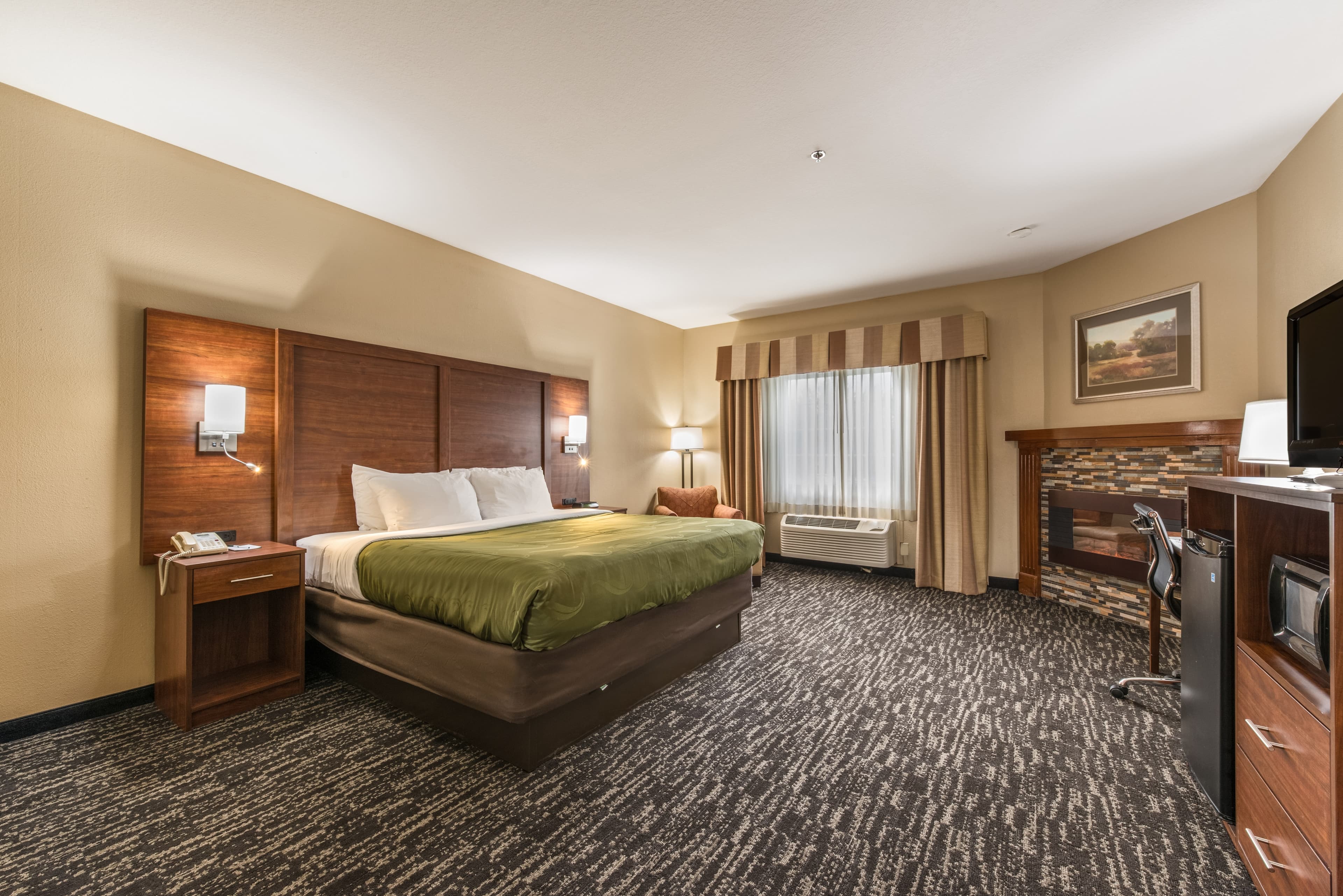 Quality Inn & Suites Hendersonville - Flat Rock — 27