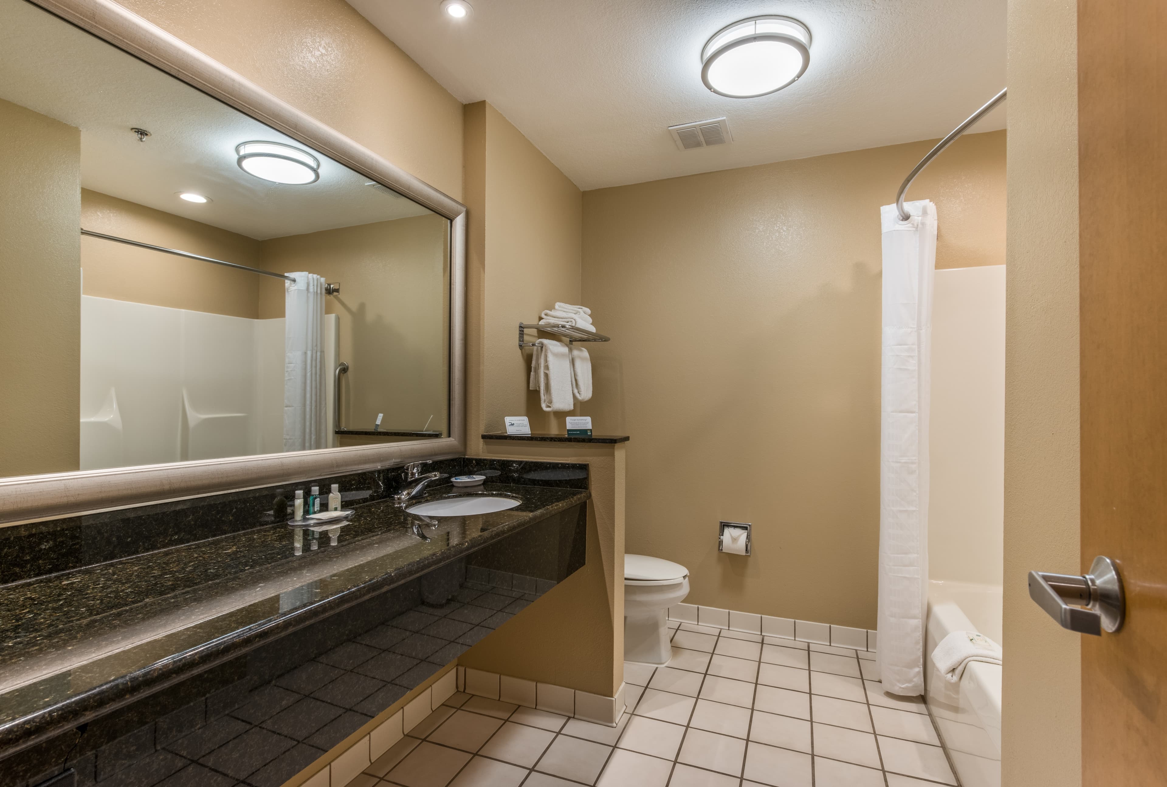Quality Inn & Suites Hendersonville - Flat Rock — 22