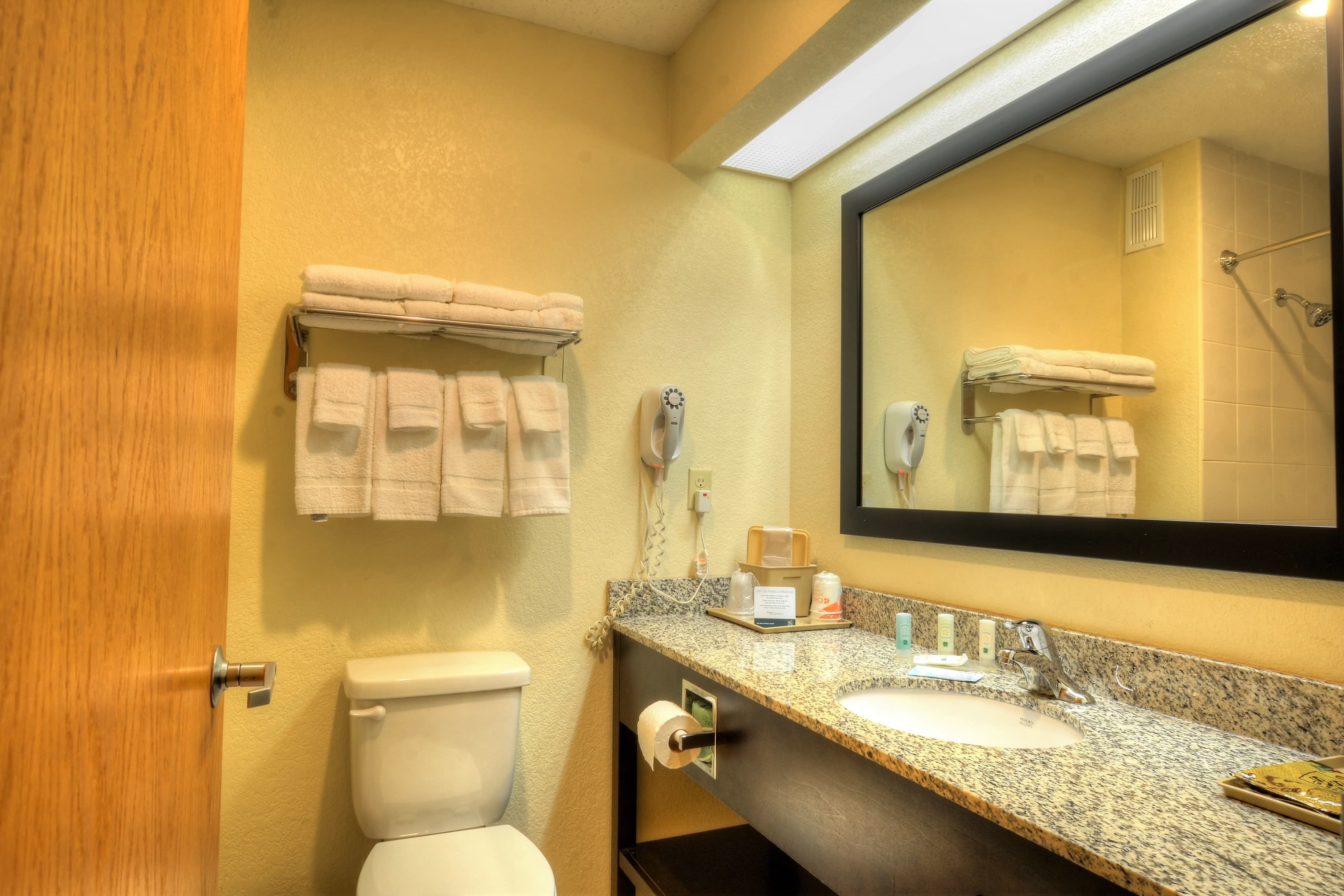 Quality Inn Cherokee Riverside — 11
