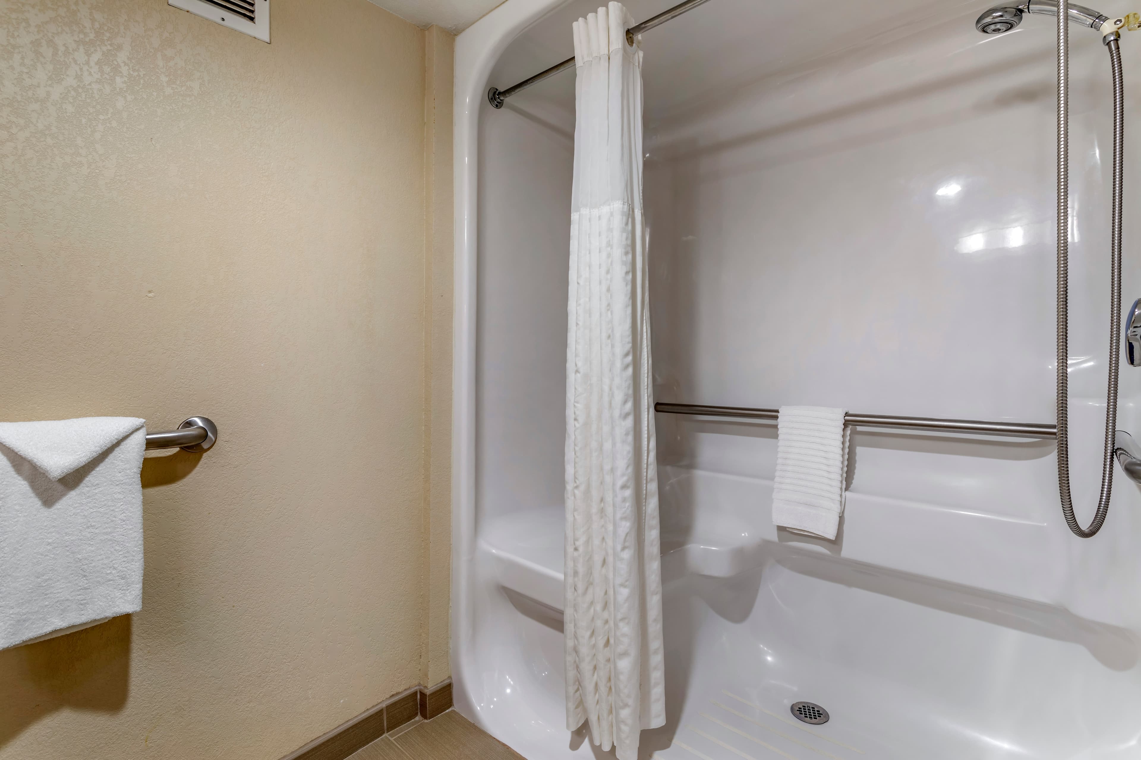 Comfort Inn Biltmore West — 6