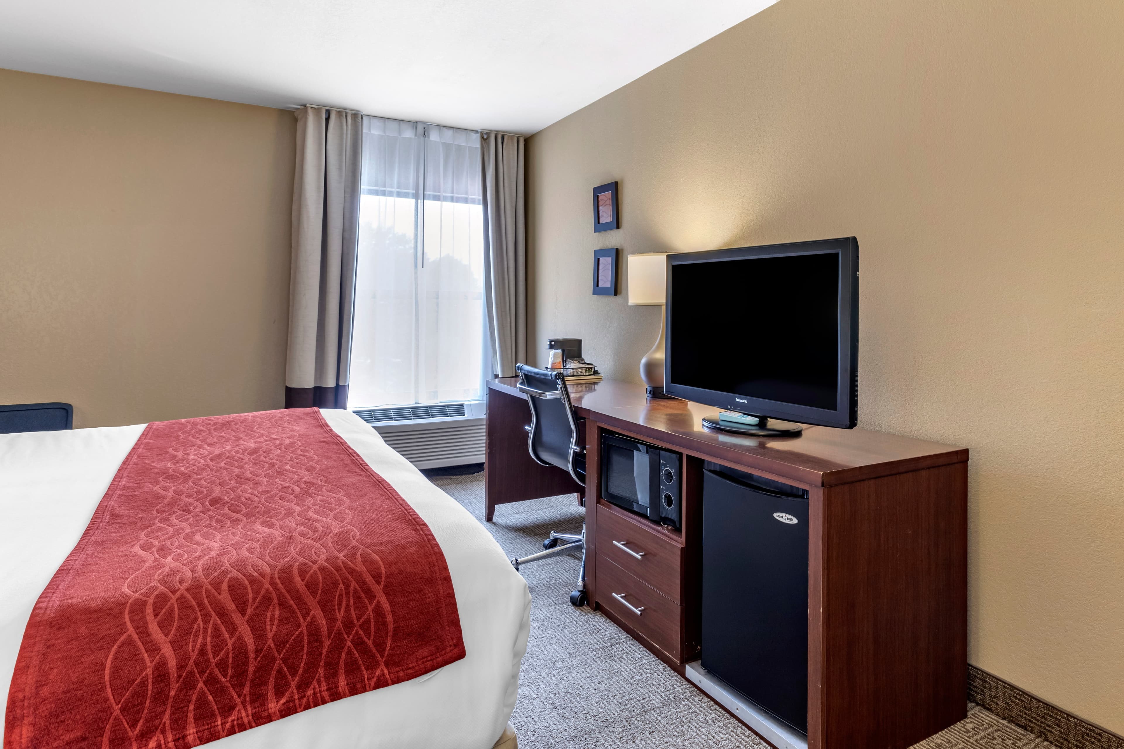 Comfort Inn Biltmore West — 8