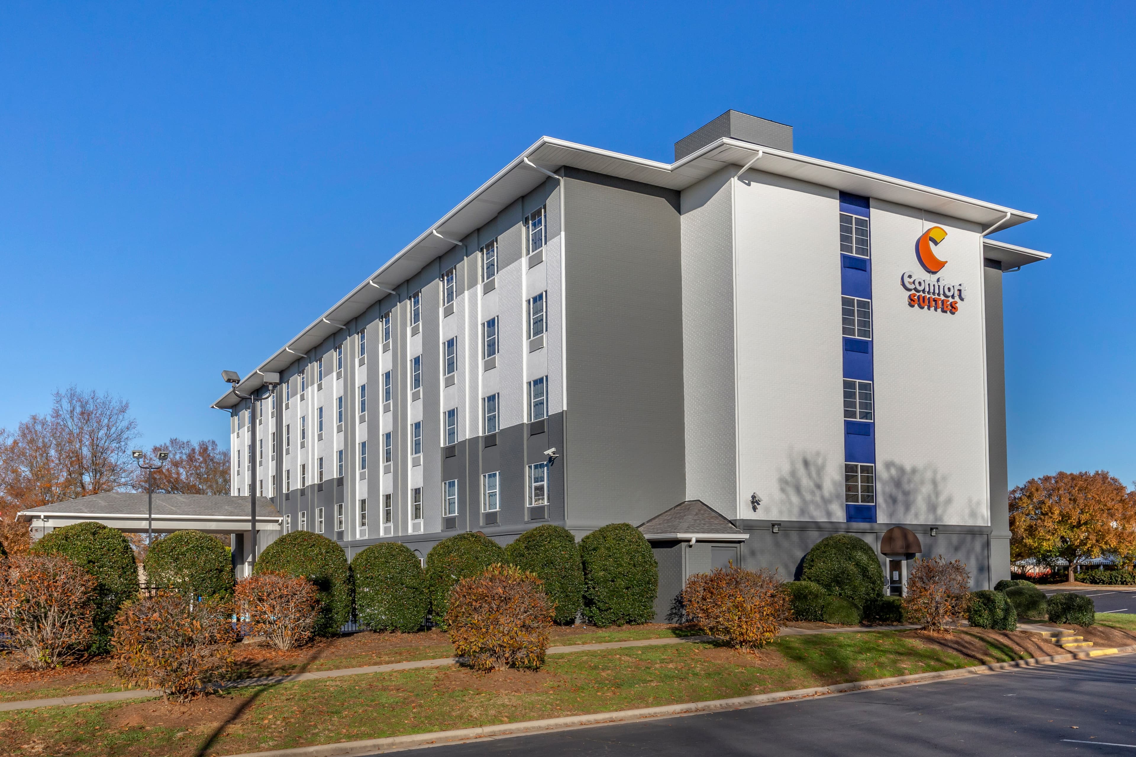 Comfort Suites Pineville - Ballantyne Area - Image 1