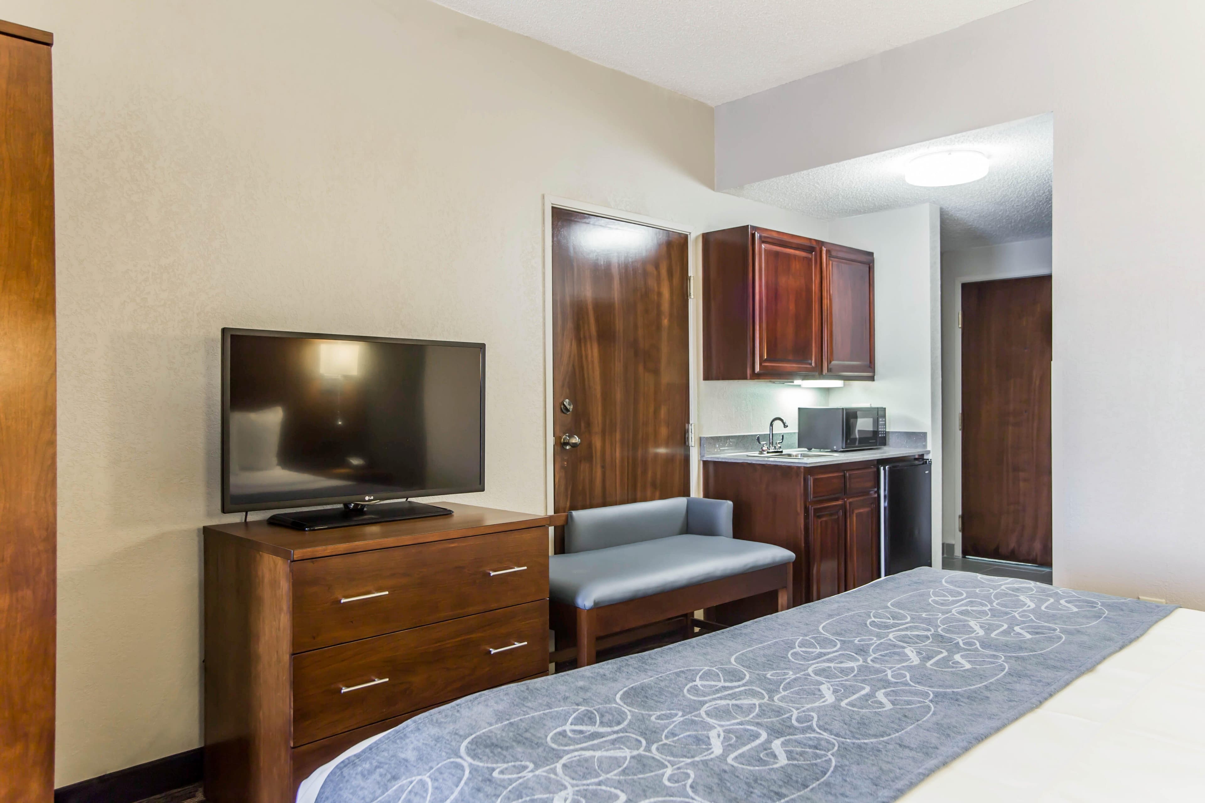 Comfort Suites Pineville - Ballantyne Area — 7